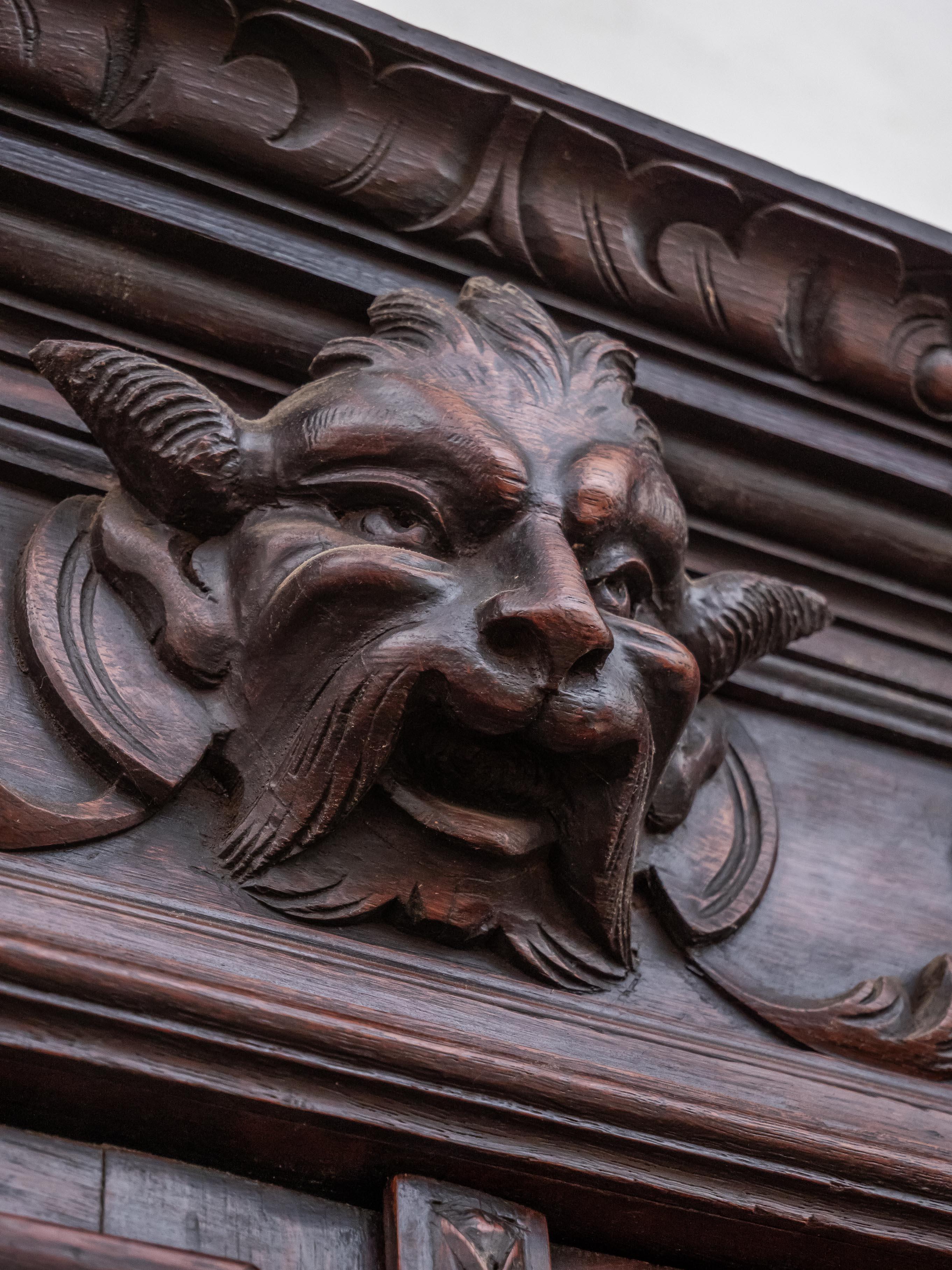 Neo-Renaissance showcase / sideboard. Solid oak For Sale 4