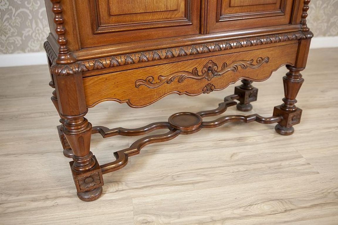 Armadio rinascimentale in noce del 1900 circa in marrone chiaro in vendita 4
