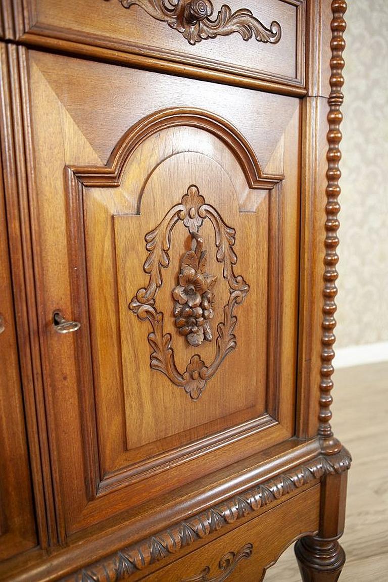 Renaissance Revival Walnut Cabinet Circa 1900 in Light Brown For Sale 4