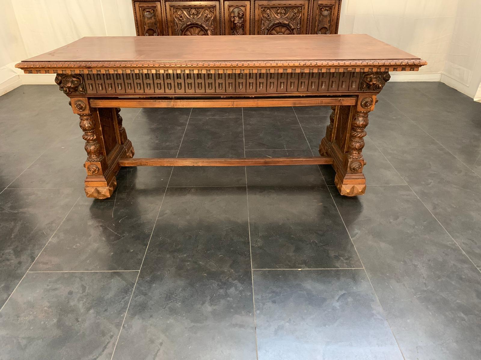Walnut table in Neo-Renaissance style dating from the late 19th century.
Packaging with bubble wrap and cardboard boxes is included. If the wooden packaging is needed (fumigated crates or boxes) for US and International Shipping, it's required a