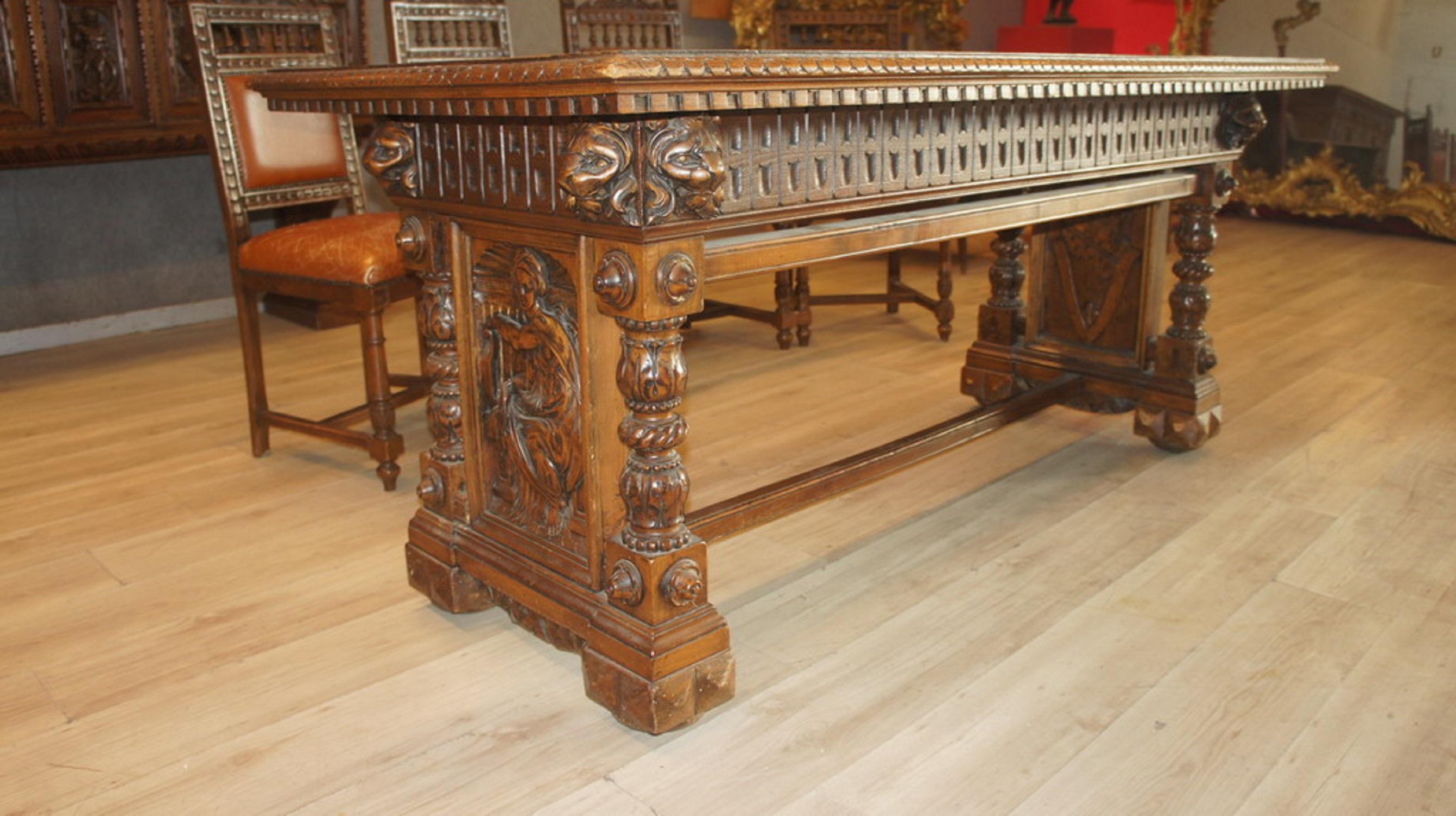 Neo Renaissance Walnut Table, 1890s For Sale 1