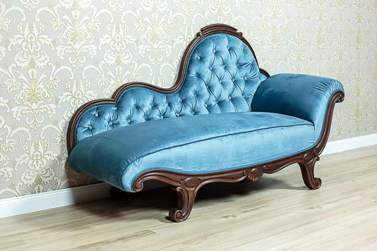 A beautiful piece of furniture in the neo-Rococo shapes from the second half of the 19th century.
The wooden parts are ornamented with flutings and a shell motif.
The legs of the item are bent outwards in the scroll-like manner.
The seat of this