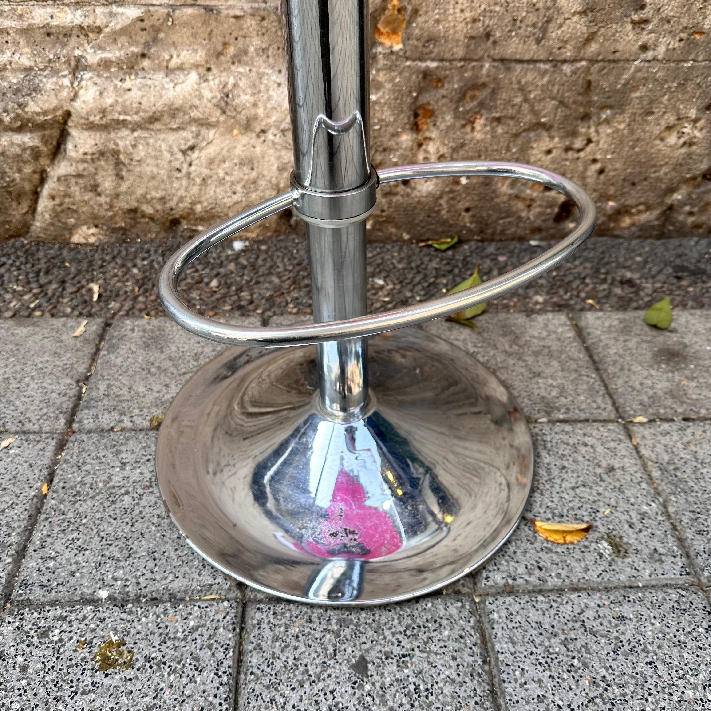 Taburete de banquete de cristal acrílico rosa neobarroco, Acrila 21 Francia en venta 3
