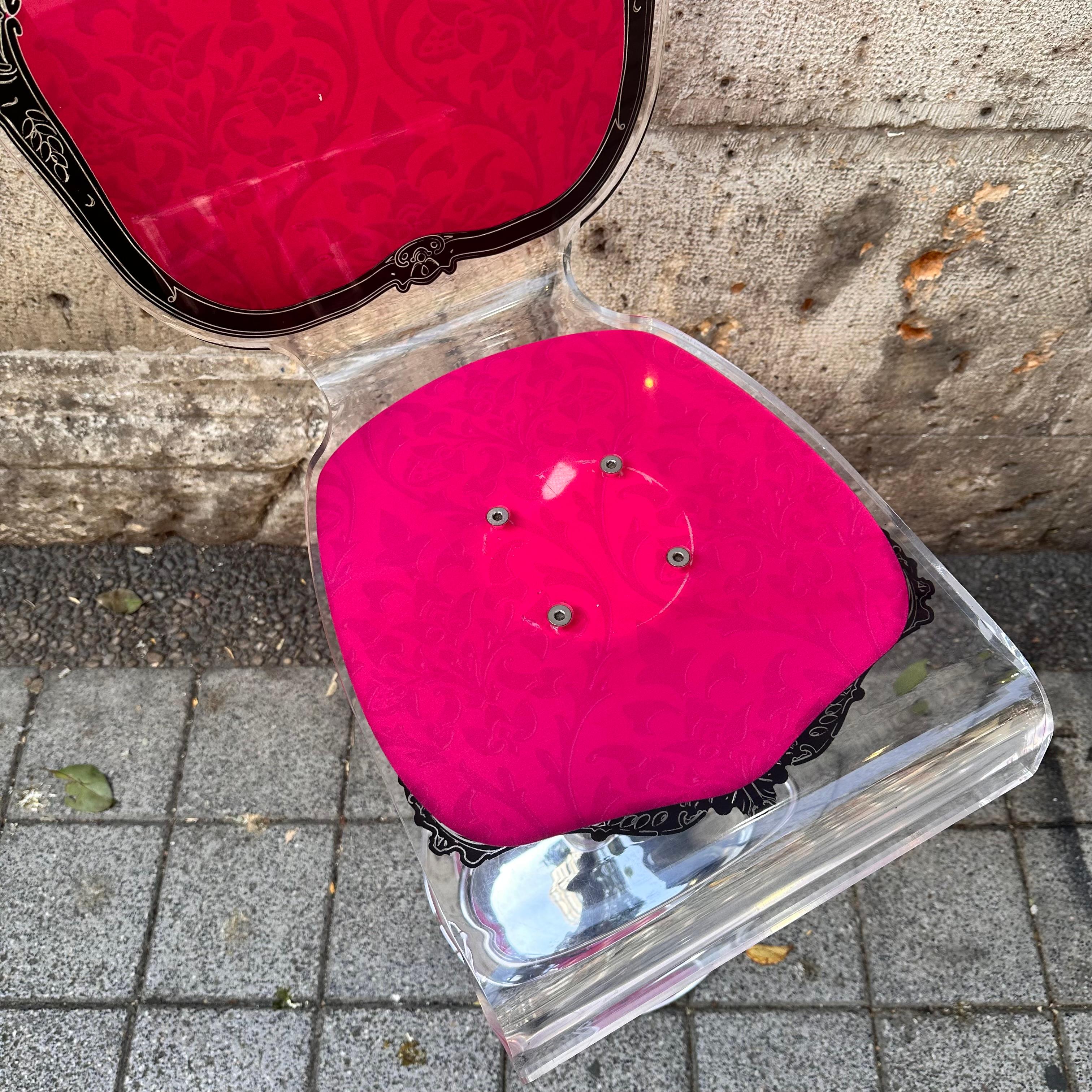 Taburete de banquete de cristal acrílico rosa neobarroco, Acrila 21 Francia en venta 5