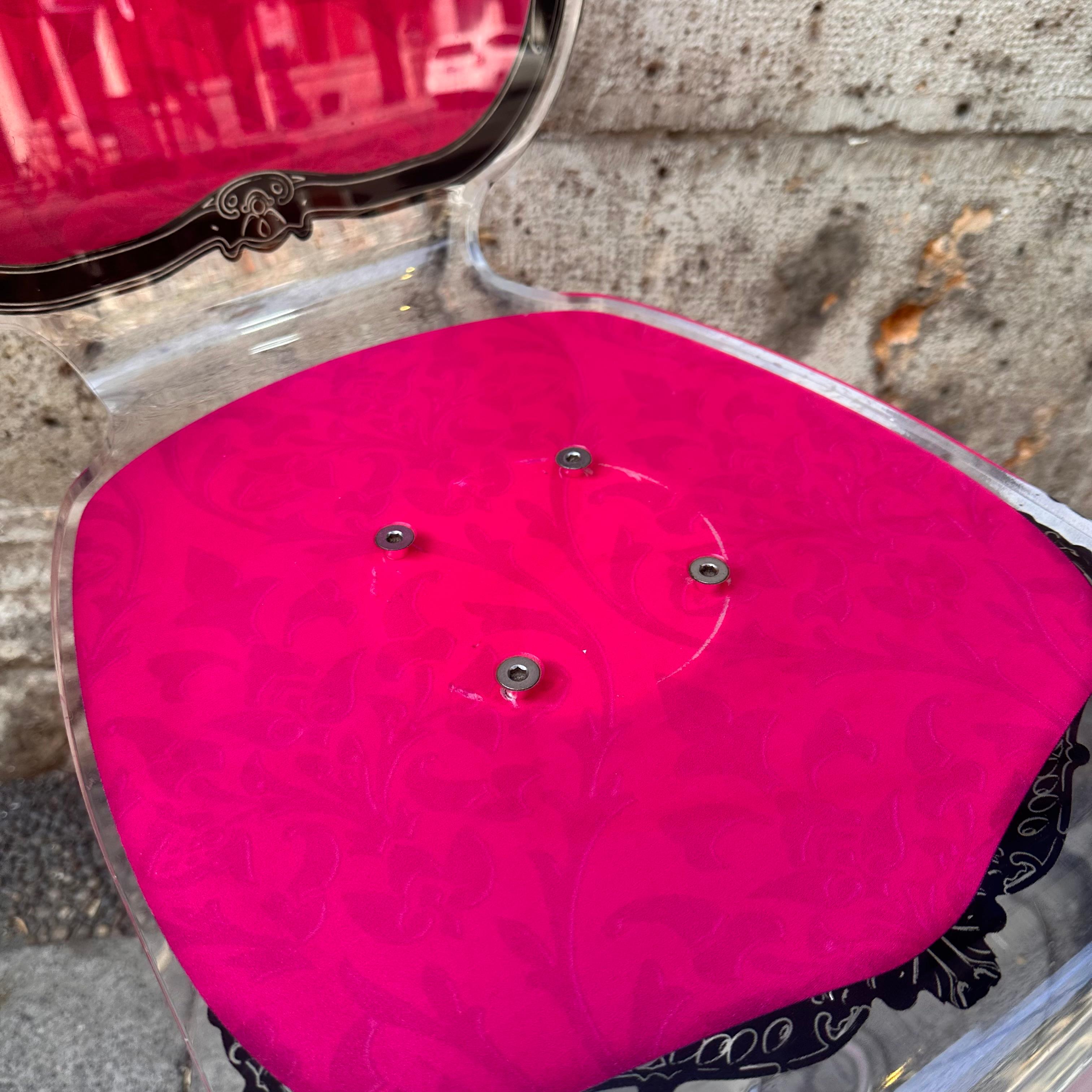 Taburete de banquete de cristal acrílico rosa neobarroco, Acrila 21 Francia en venta 6