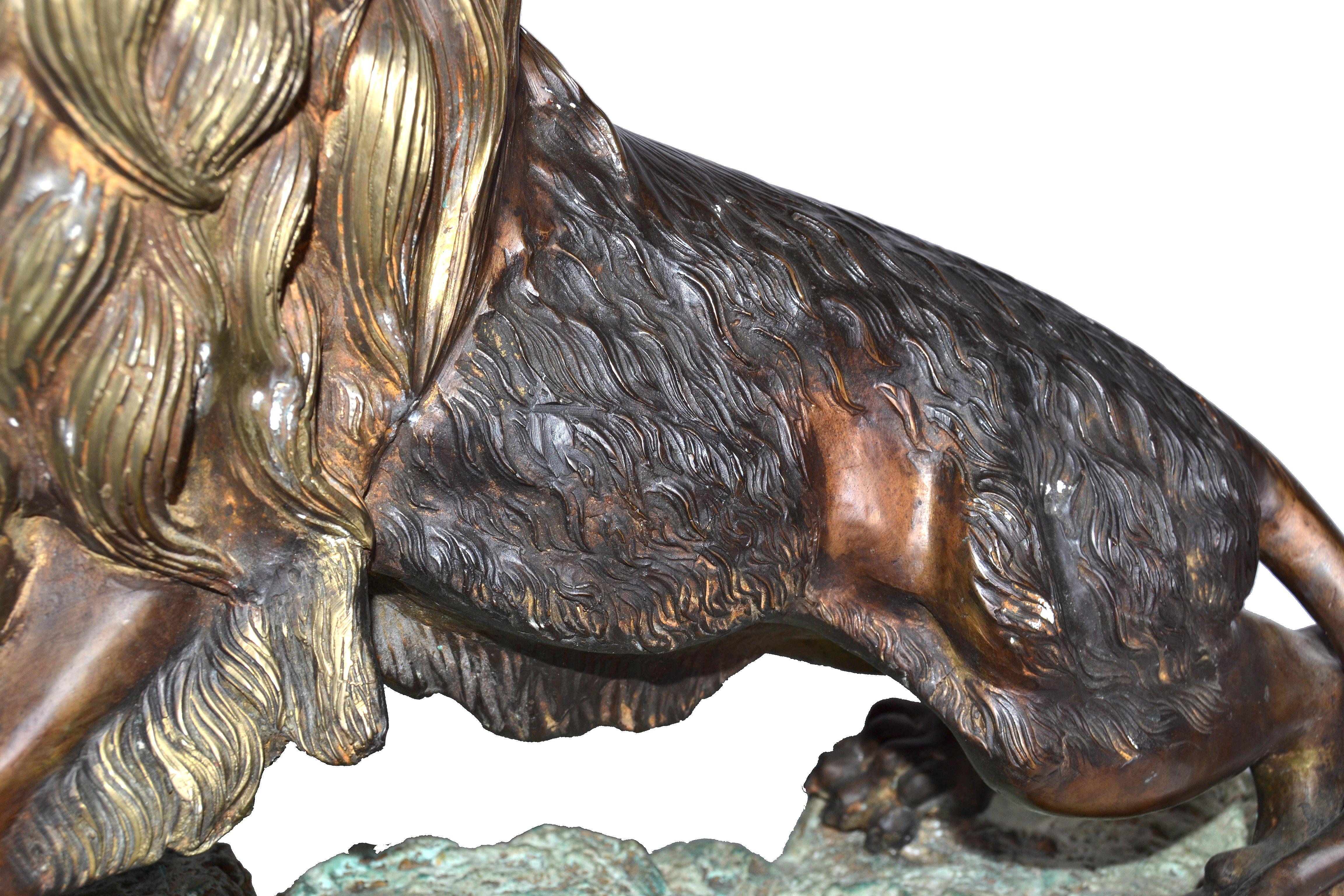 Lion néoclassique français en bronze massif épais de style néoclassique en vente 2