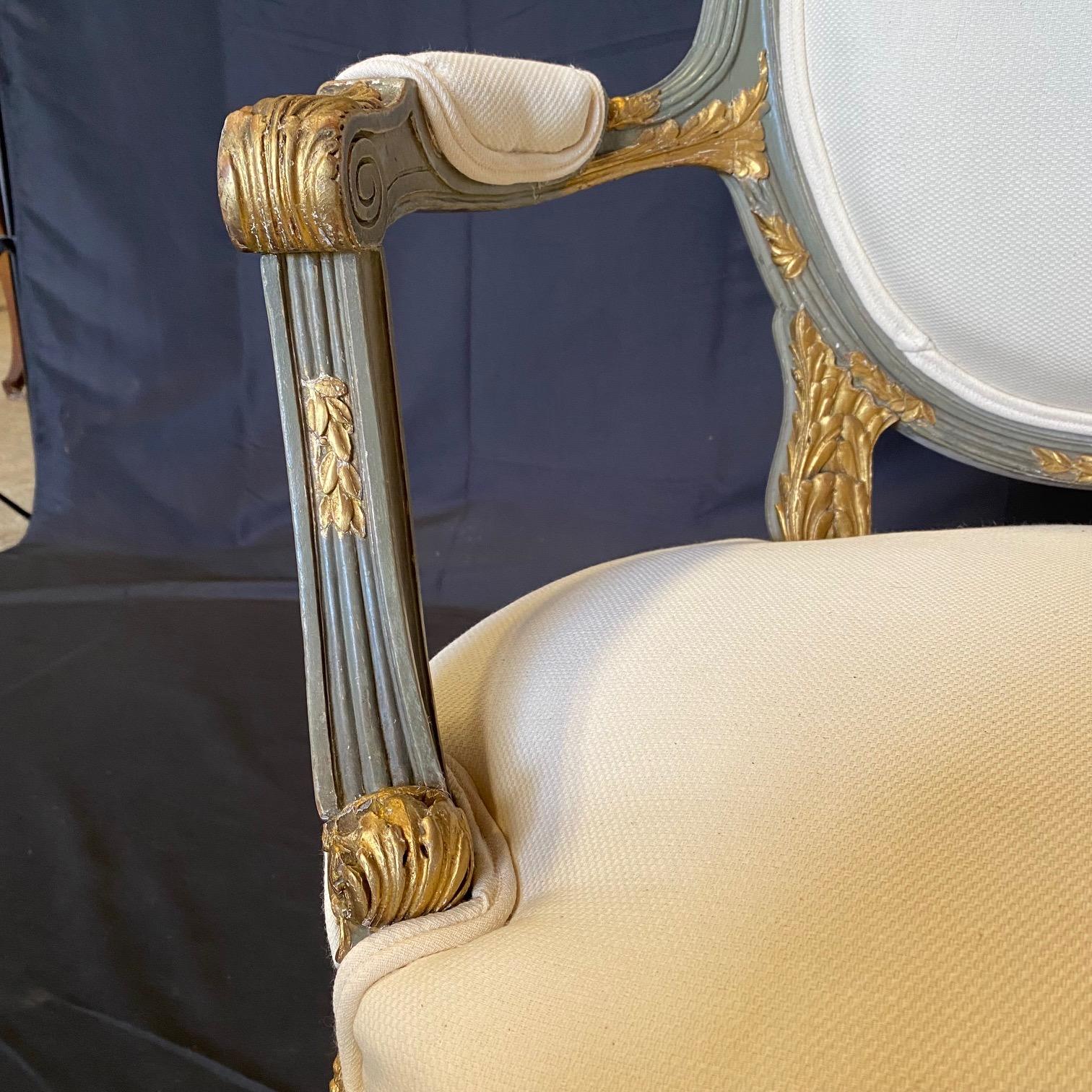  Paar neoklassizistische französische Fauteuils oder Sessel aus der Zeit Louis XV. des 19. Jahrhunderts im Angebot 5