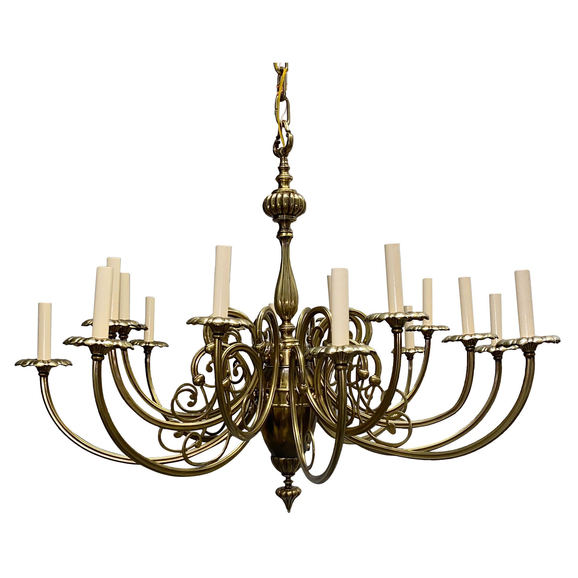 Lampadario neoclassico in bronzo dorato