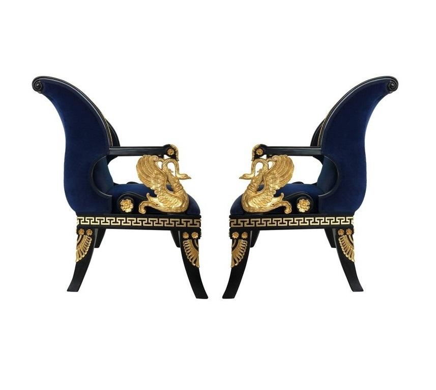Tissu d'ameublement Paire de fauteuils ouverts néoclassiques laqués et dorés à la feuille, à la manière de Thomas Hope en vente