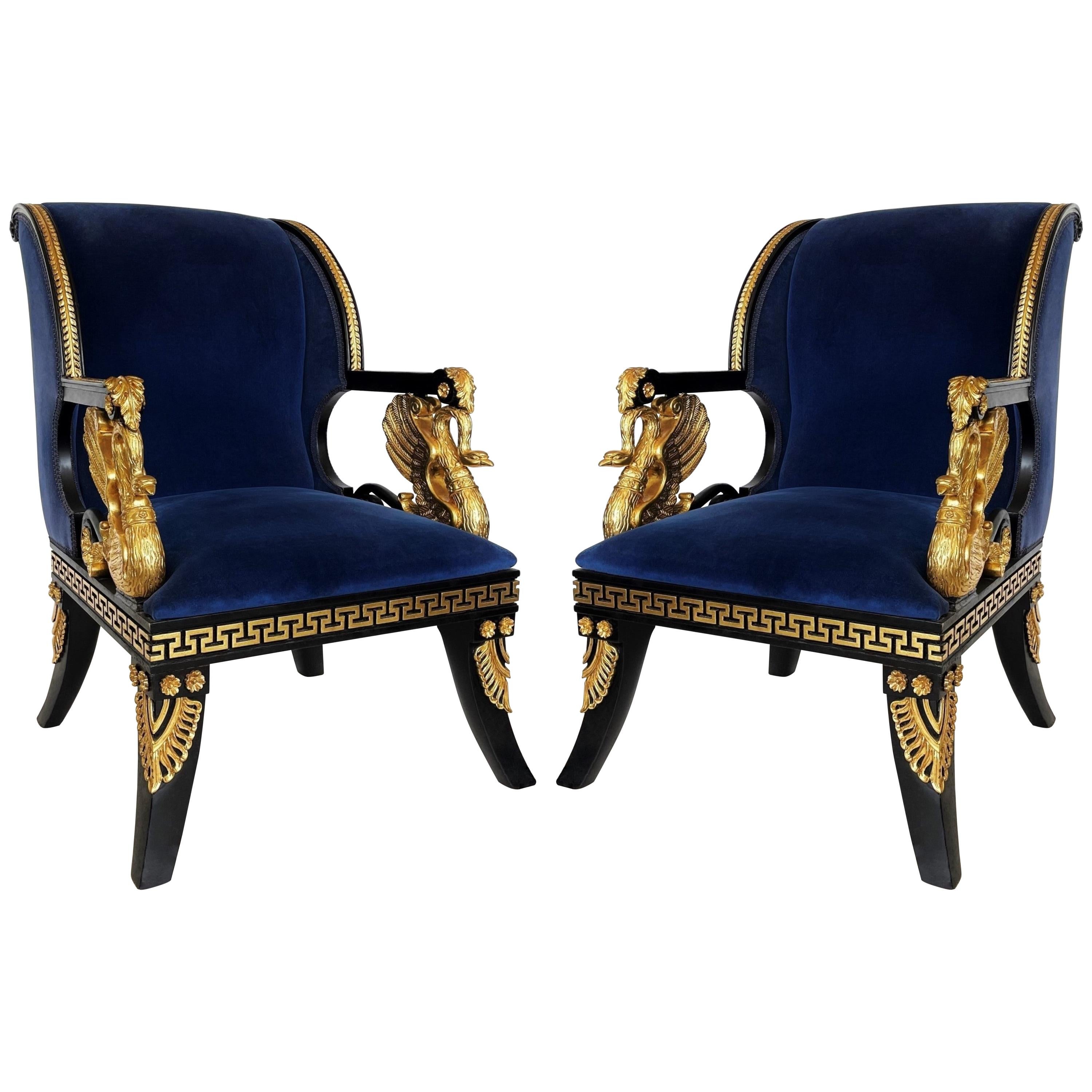 Paire de fauteuils ouverts néoclassiques laqués et dorés à la feuille, à la manière de Thomas Hope