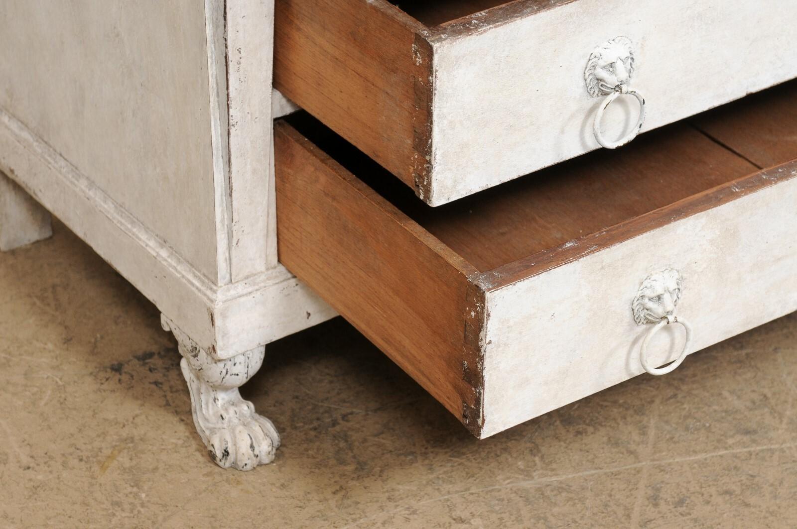 Neoclassic Period French Marble-Top Commode w/Paw Feet & Lion's Head Pulls In Good Condition For Sale In Atlanta, GA