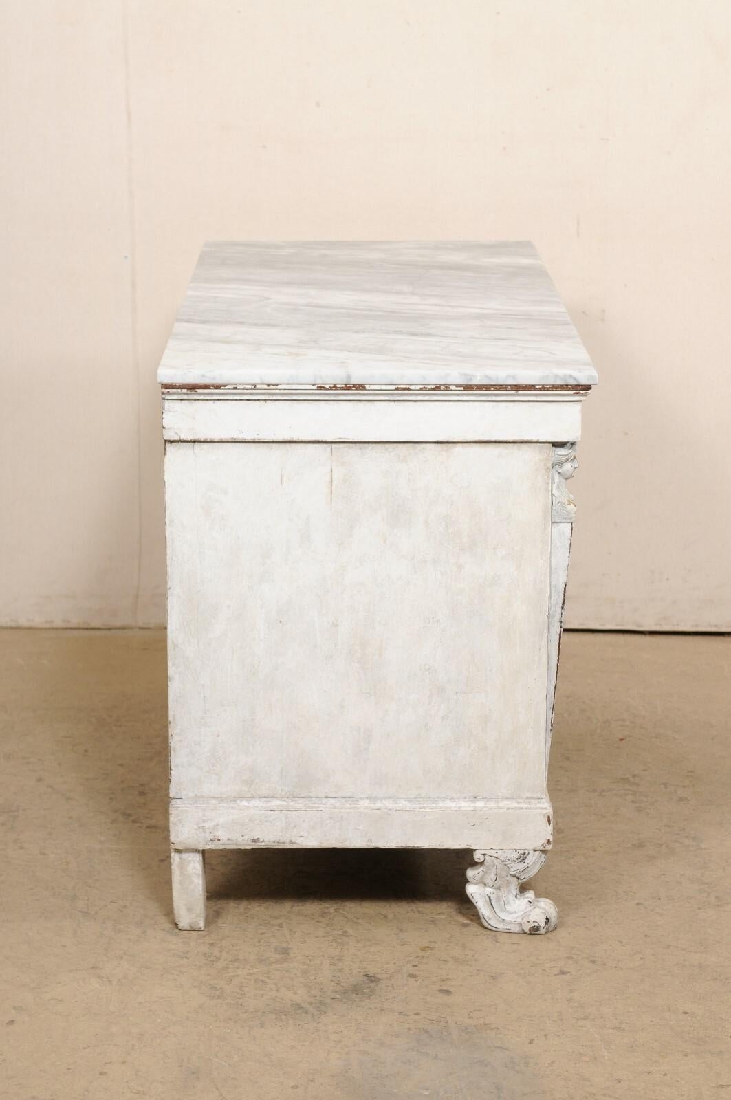 Neoclassic Period French Marble-Top Commode w/Paw Feet & Lion's Head Pulls For Sale 1