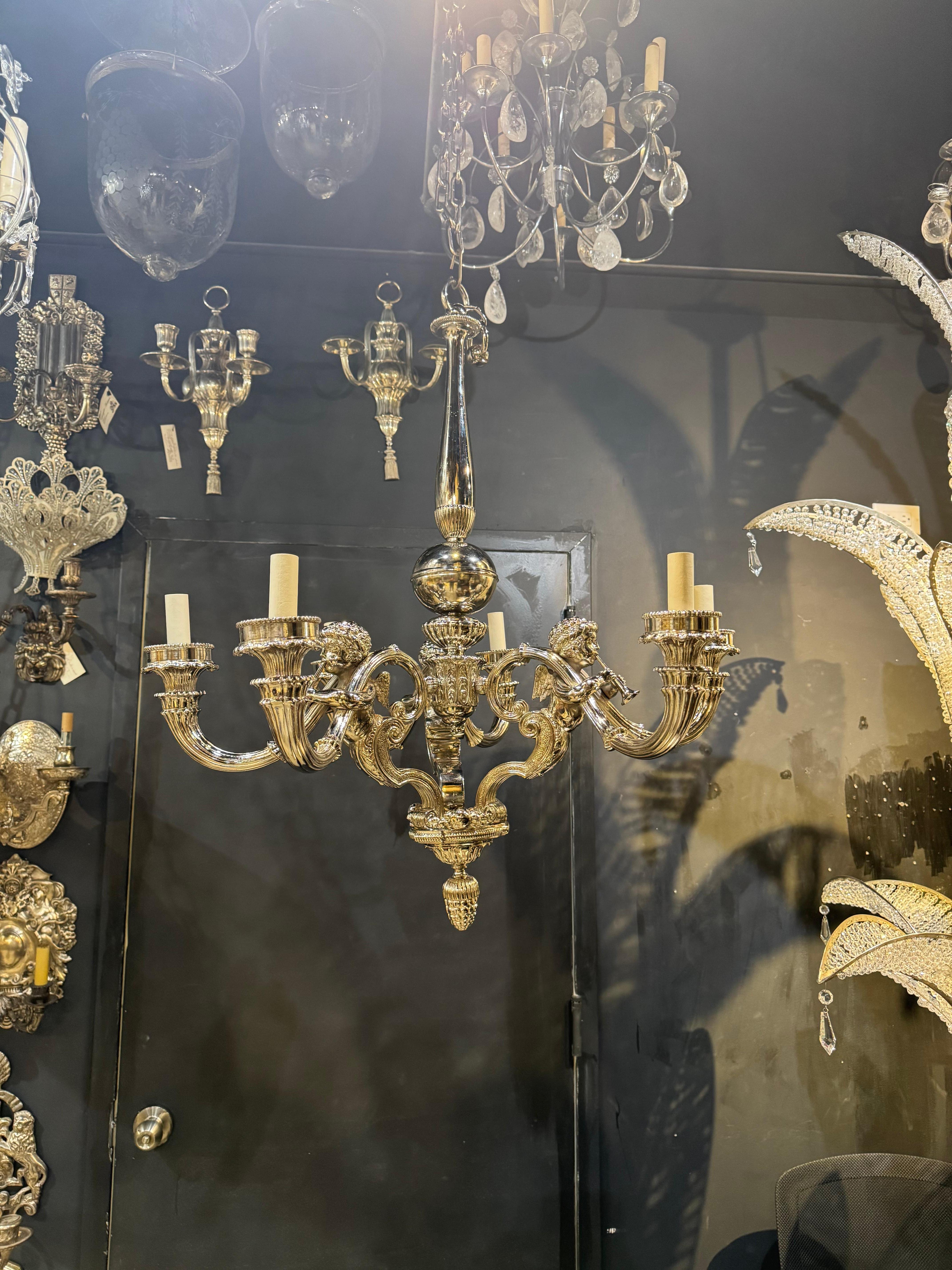Neoclassic style chandelier with Cherubs In Good Condition For Sale In New York, NY