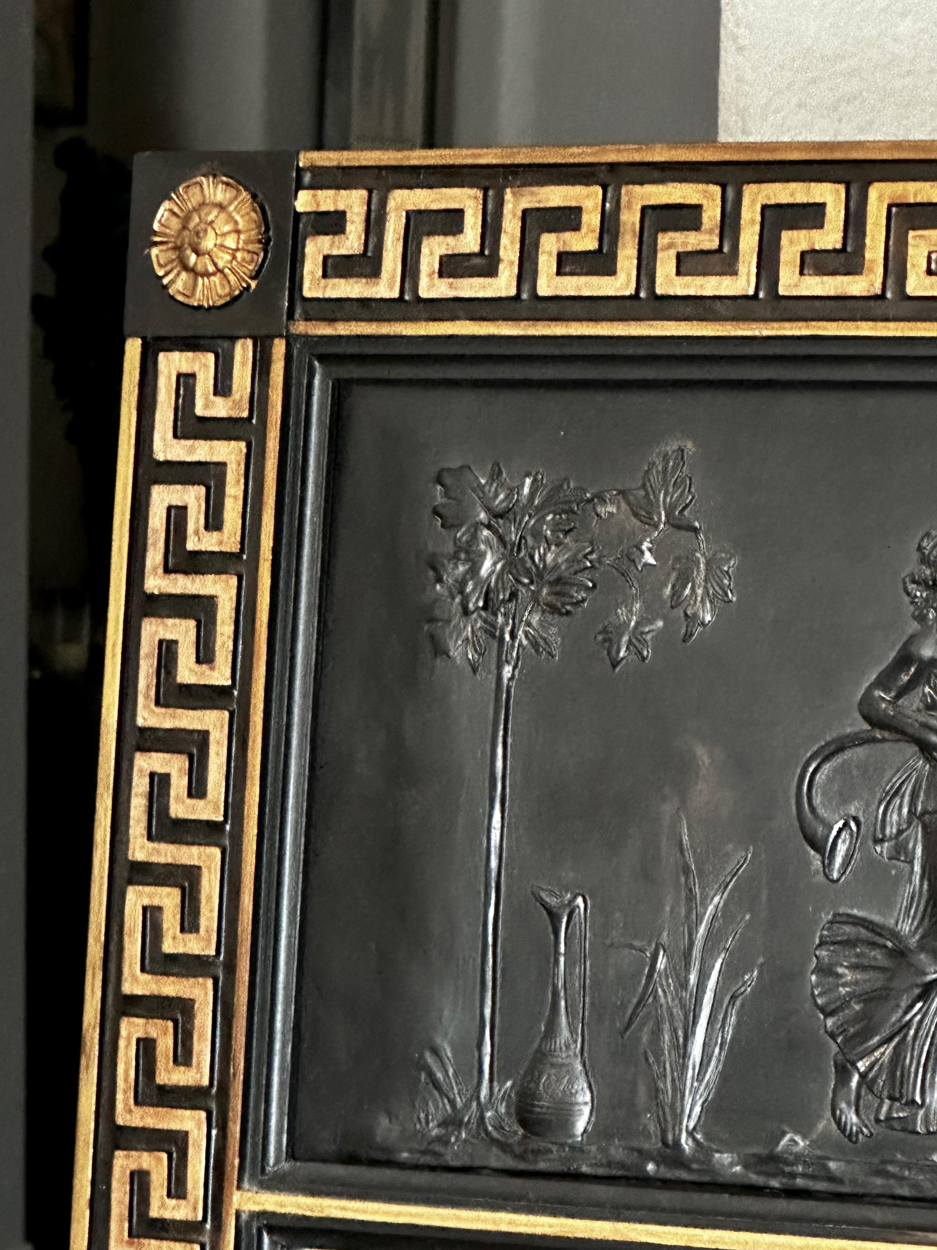 Miroir mural laqué noir à clé grecque de style néoclassique en vente 5