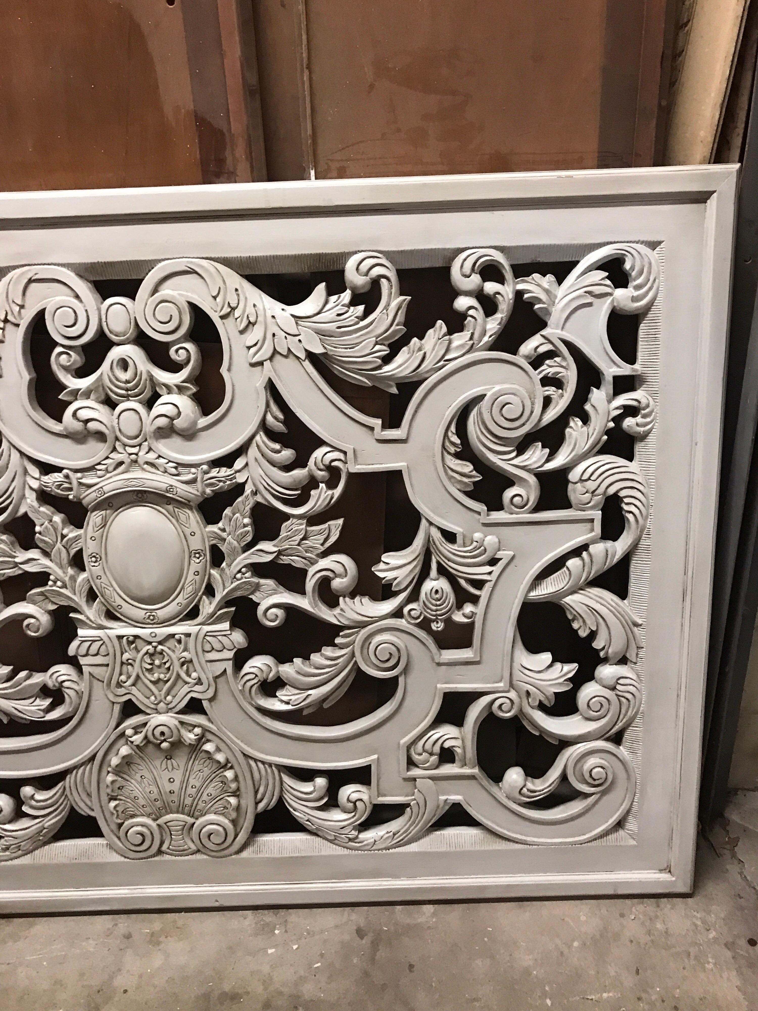 Neoclassic Swedish Gray Painted Carved Wood Architectural Panel In Good Condition In Atlanta, GA