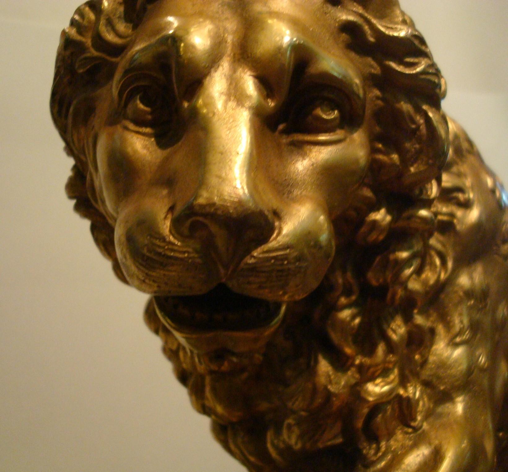 Neoclassical Grand Tour Italian Gilt Bronze of Medici Lion, Italy, 19th Century In Good Condition In Buenos Aires, Olivos