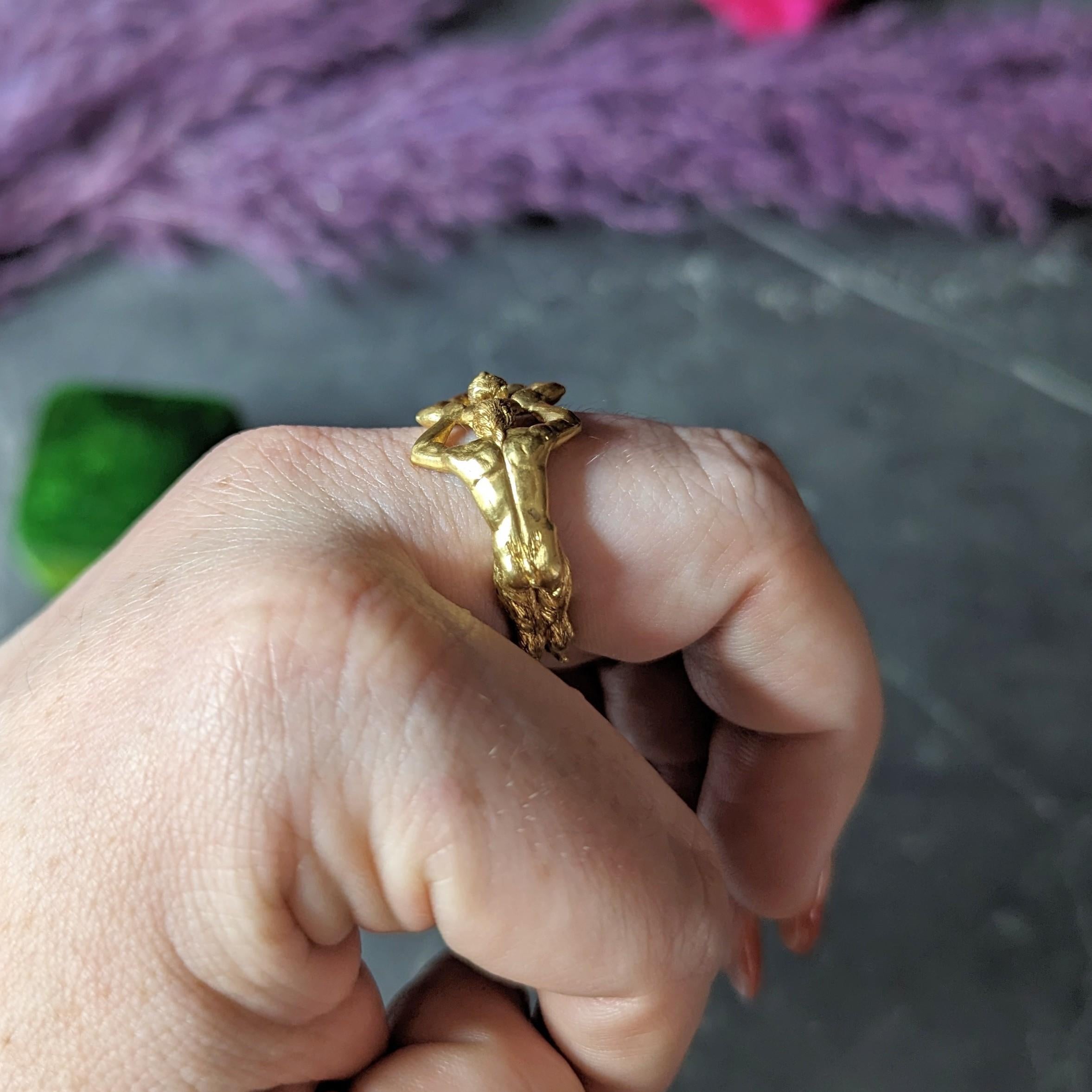 Neoclassical 18 Karat Yellow Gold Vintage Satyr Figural Men's Unisex Ring 9