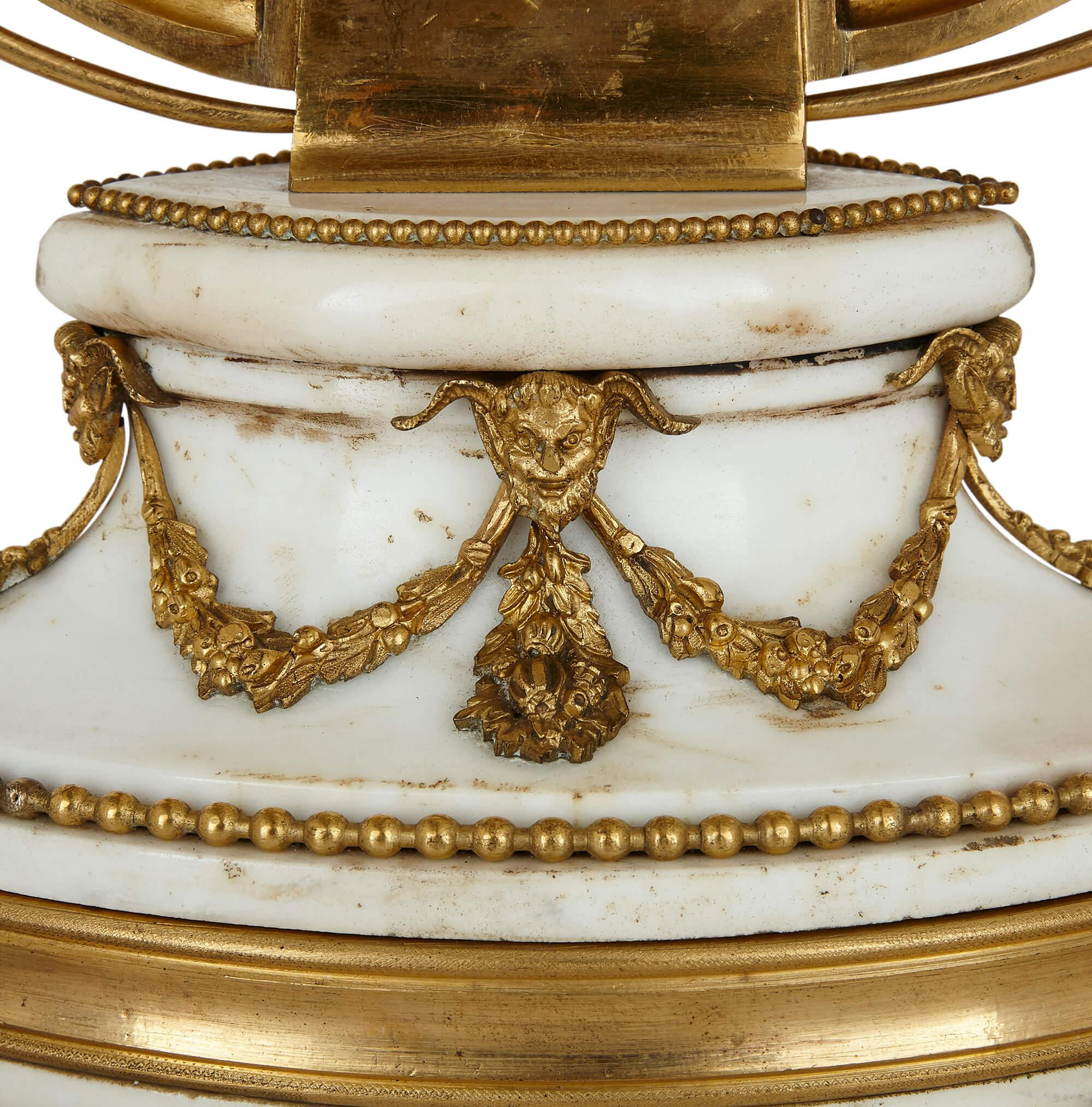 Neoclassical 18th Century Ormolu and Marble Lyre Clock In Good Condition For Sale In London, GB