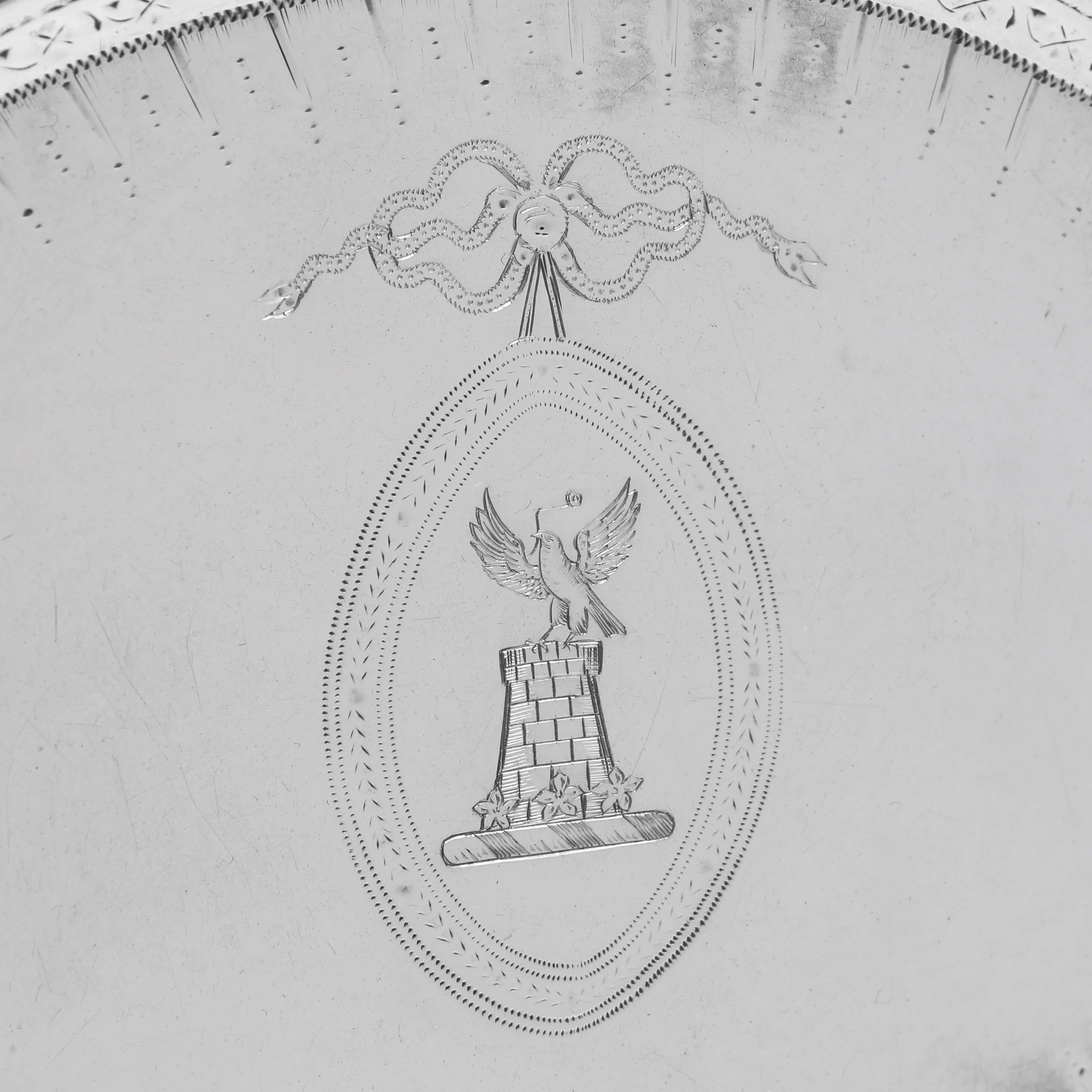 Théière néoclassique en argent massif du 18e siècle sur Stand - I John Denziloe 1787/8 en vente 3