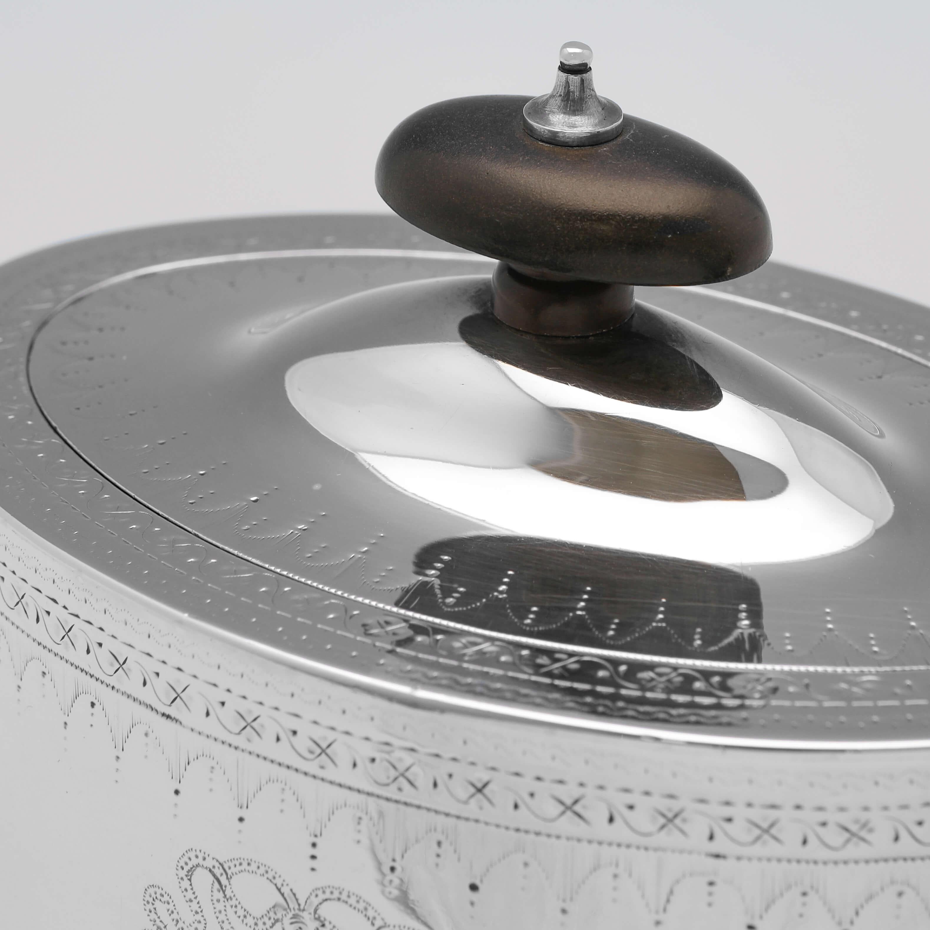 Argent sterling Théière néoclassique en argent massif du 18e siècle sur Stand - I John Denziloe 1787/8 en vente