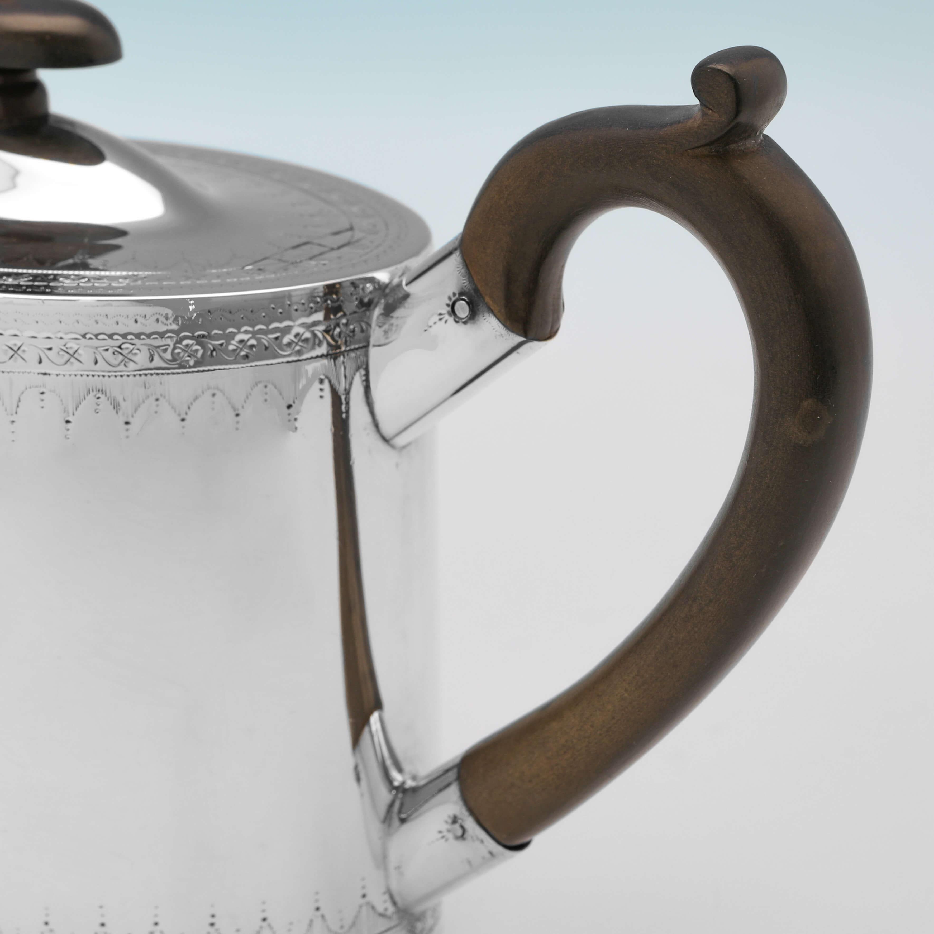 Théière néoclassique en argent massif du 18e siècle sur Stand - I John Denziloe 1787/8 en vente 1