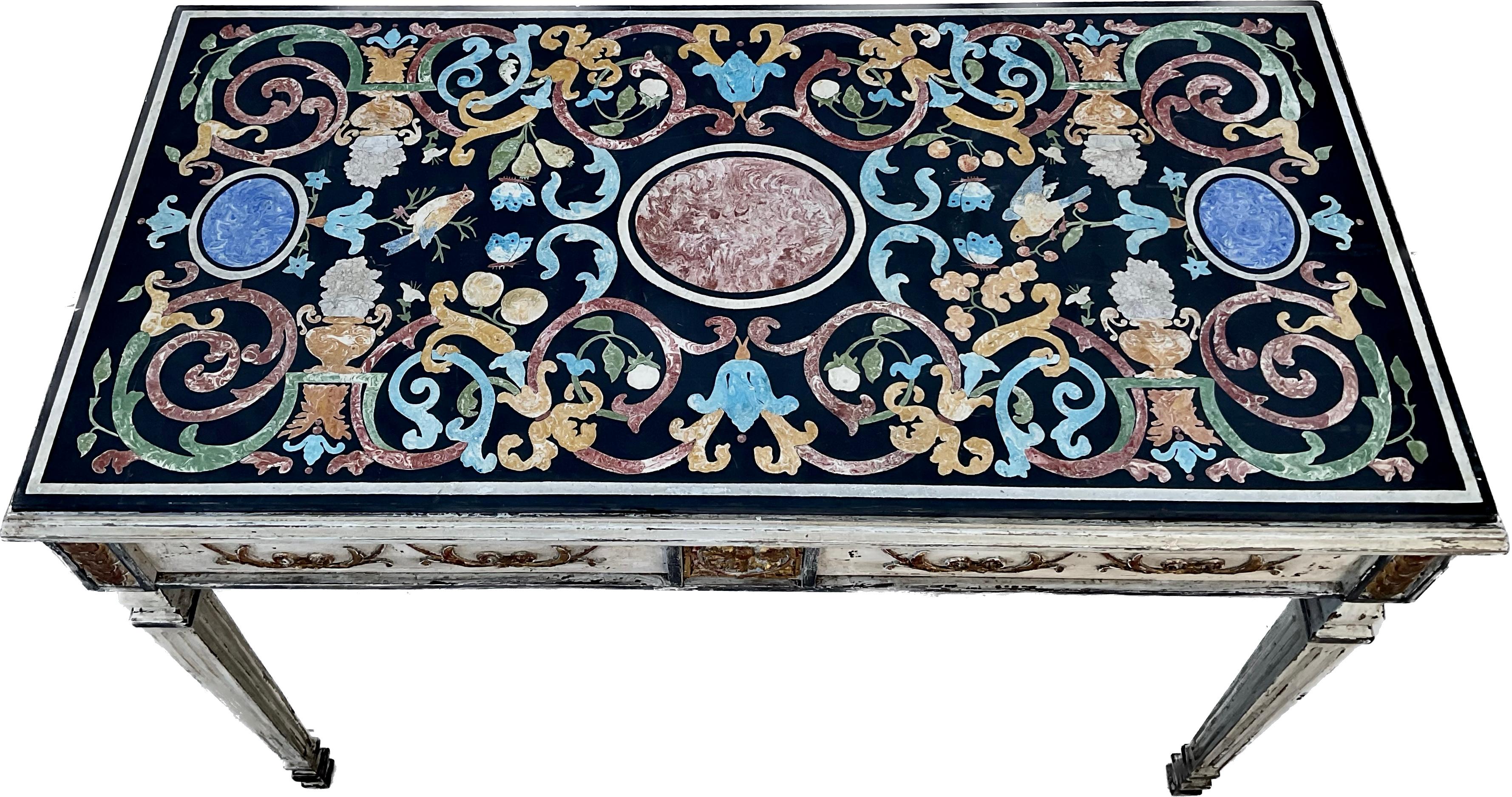 Neoklassizistischer italienischer Scagliola-Tisch aus dem 19. Jahrhundert (Neoklassisch) im Angebot