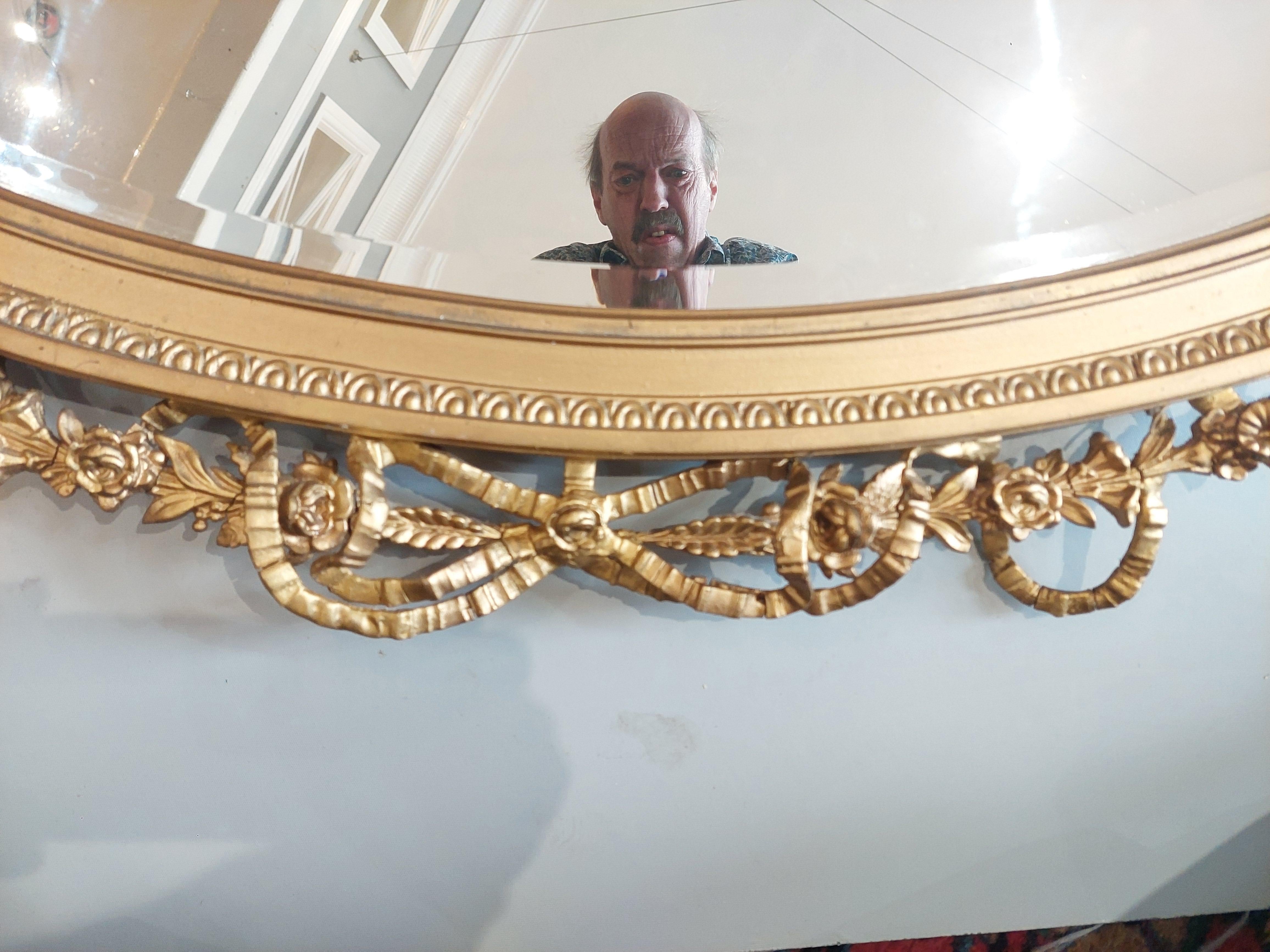 Specchio neoclassico Adams con cornice dorata in vendita 2