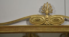 Miroir à trumeau en bois doré de style néoclassique Adams