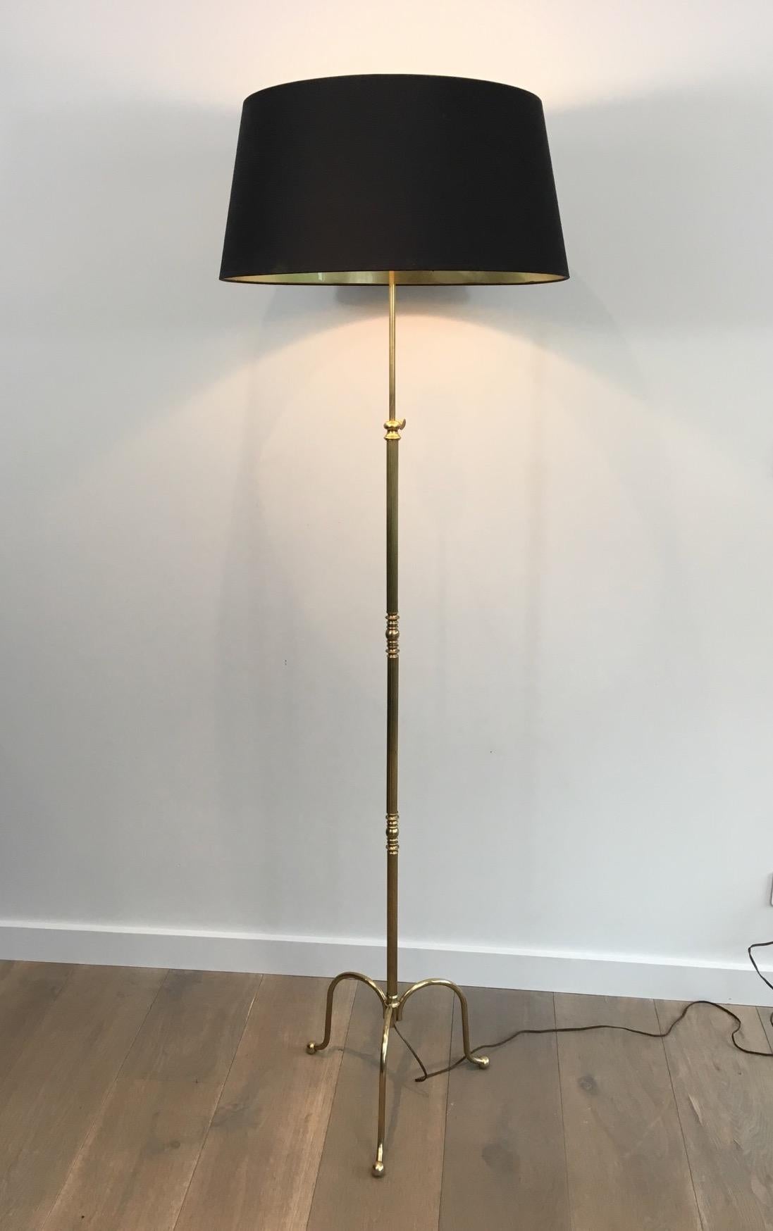 Neoclassical Ajustable Brass Floor Lamp with Tripode Base, circa 1940 For Sale 4