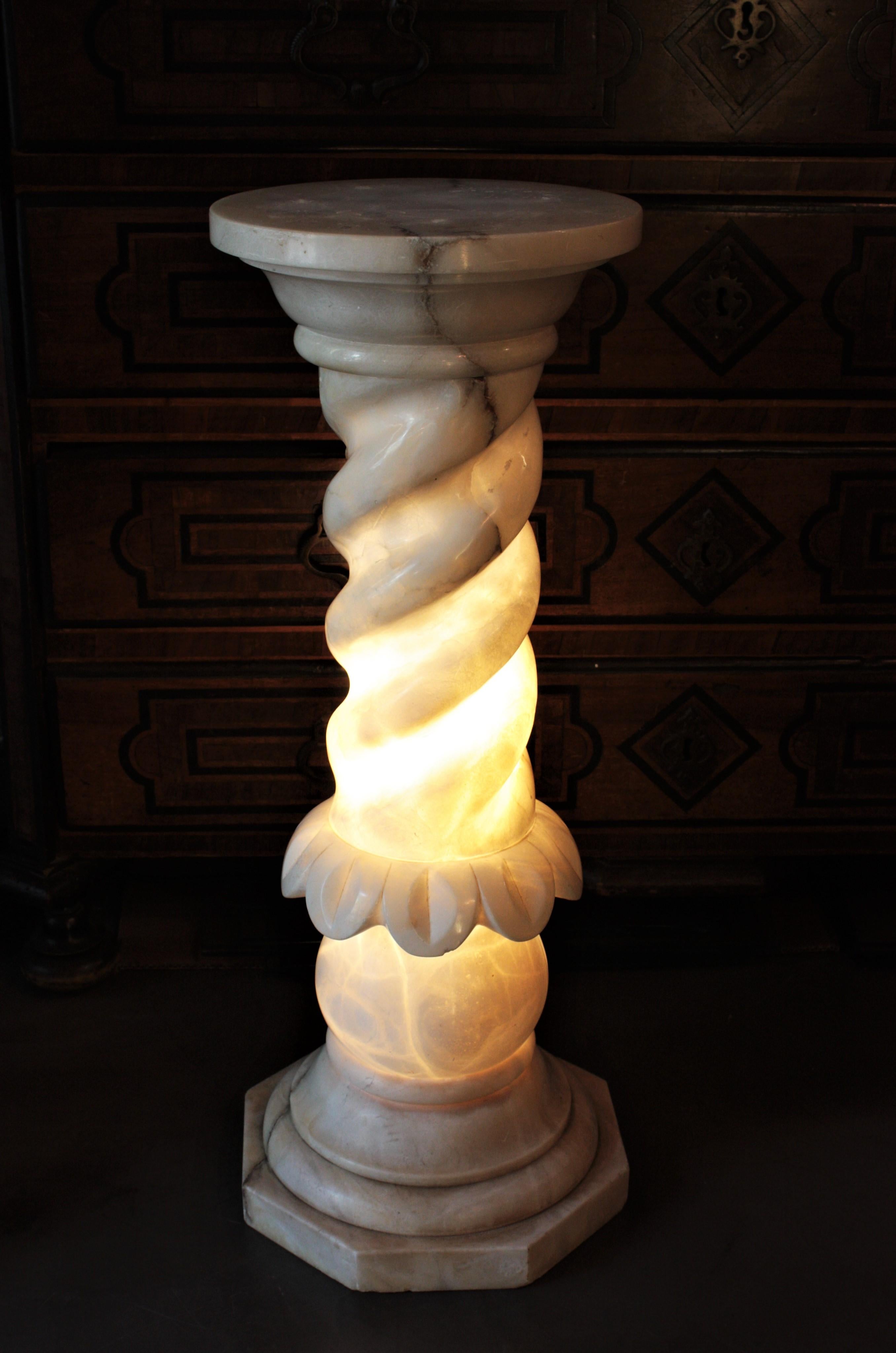 Neoclassical Alabaster Urn Lamp on Solomonic Pedestal Column For Sale 7