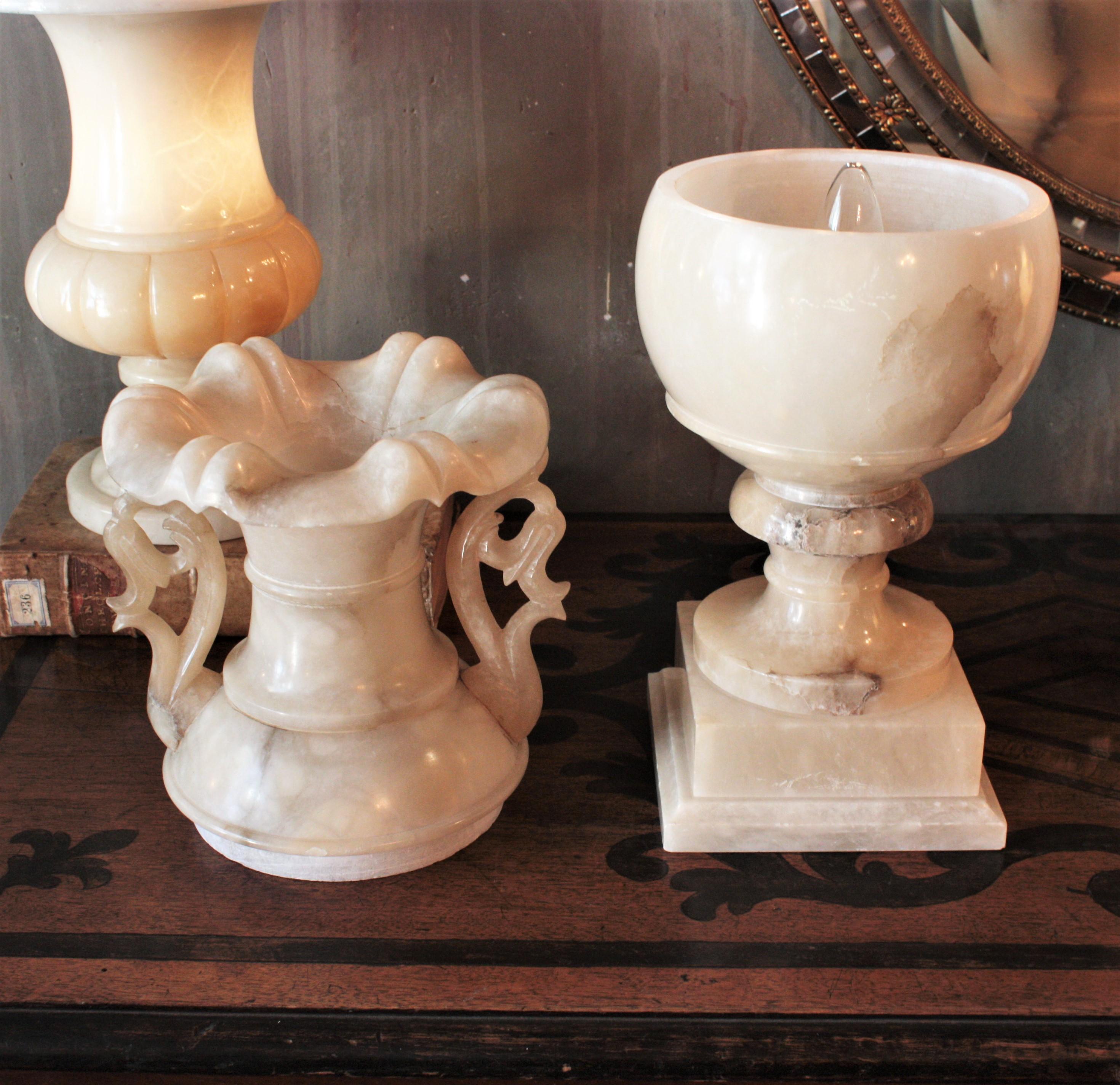 Lampe urne néoclassique en albâtre sur colonne de piédestal Solomonique en vente 6