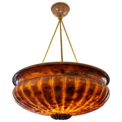 Pendentif néoclassique en albâtre ambré