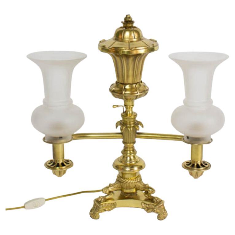 Neoklassizistische antike Lampe aus Messing mit Armbändern