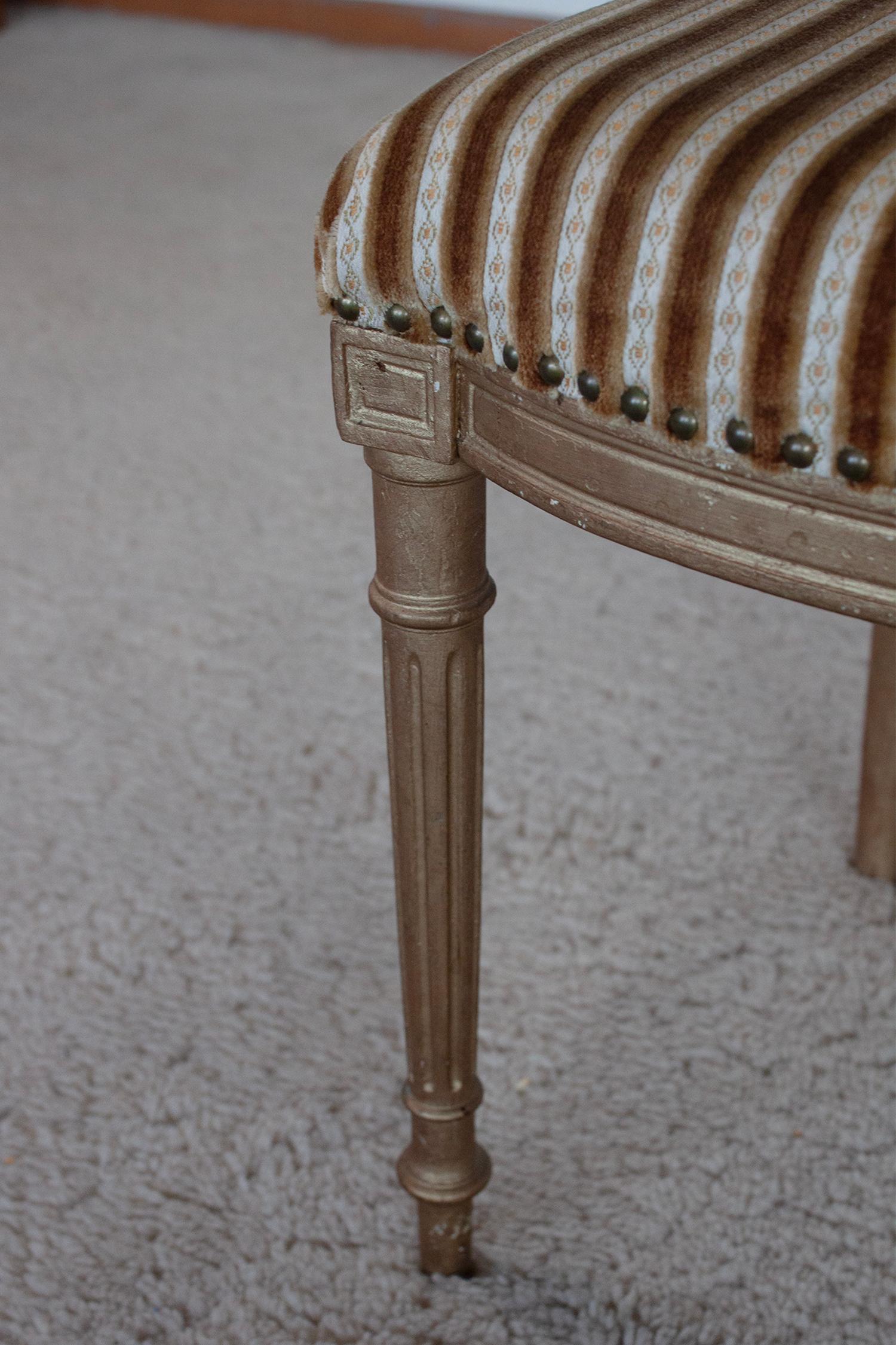 Neoclassical Antique French-Style Gilded Chair For Sale 1