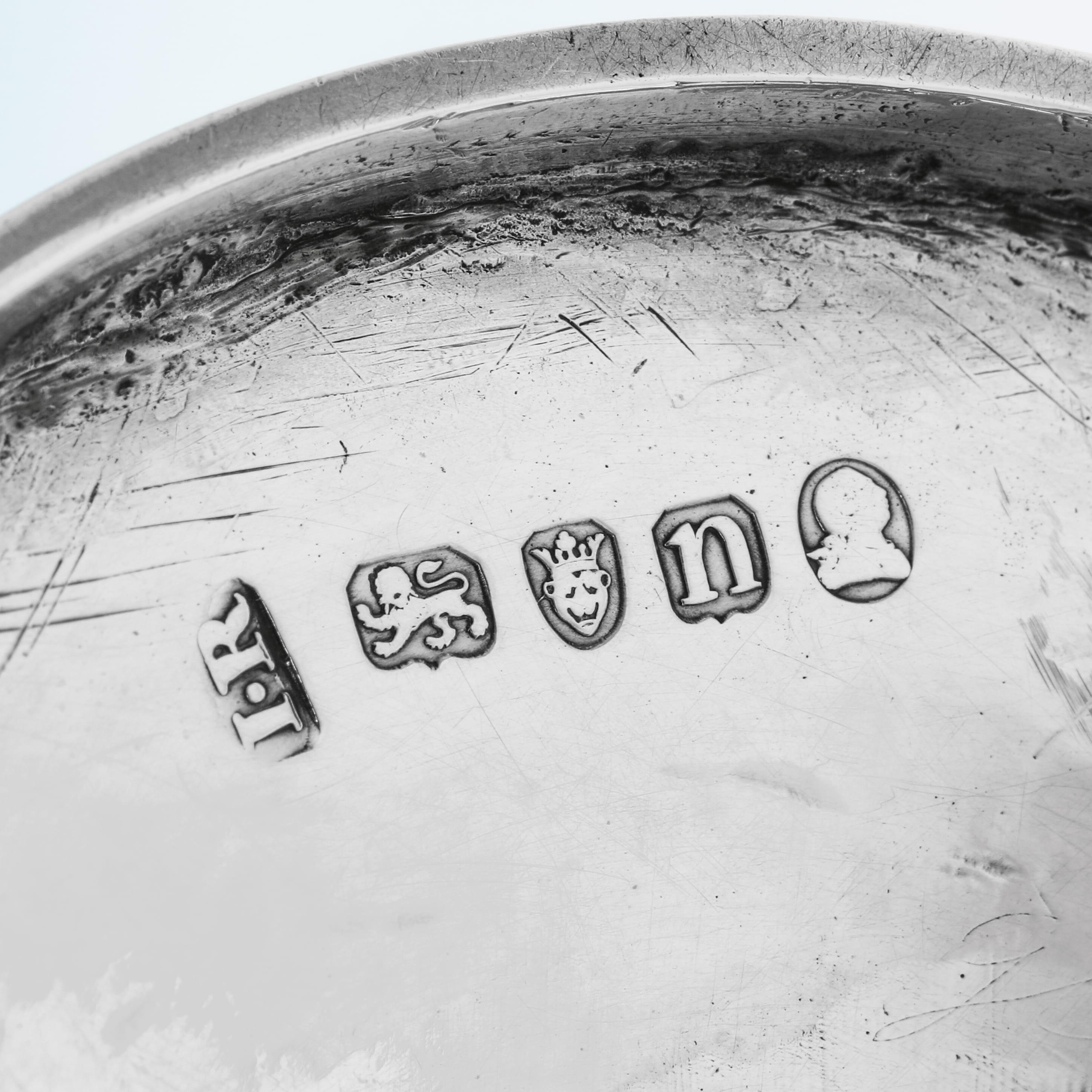 Copa neoclásica antigua de plata de ley fabricada en Londres en 1788 en Bueno estado para la venta en London, London