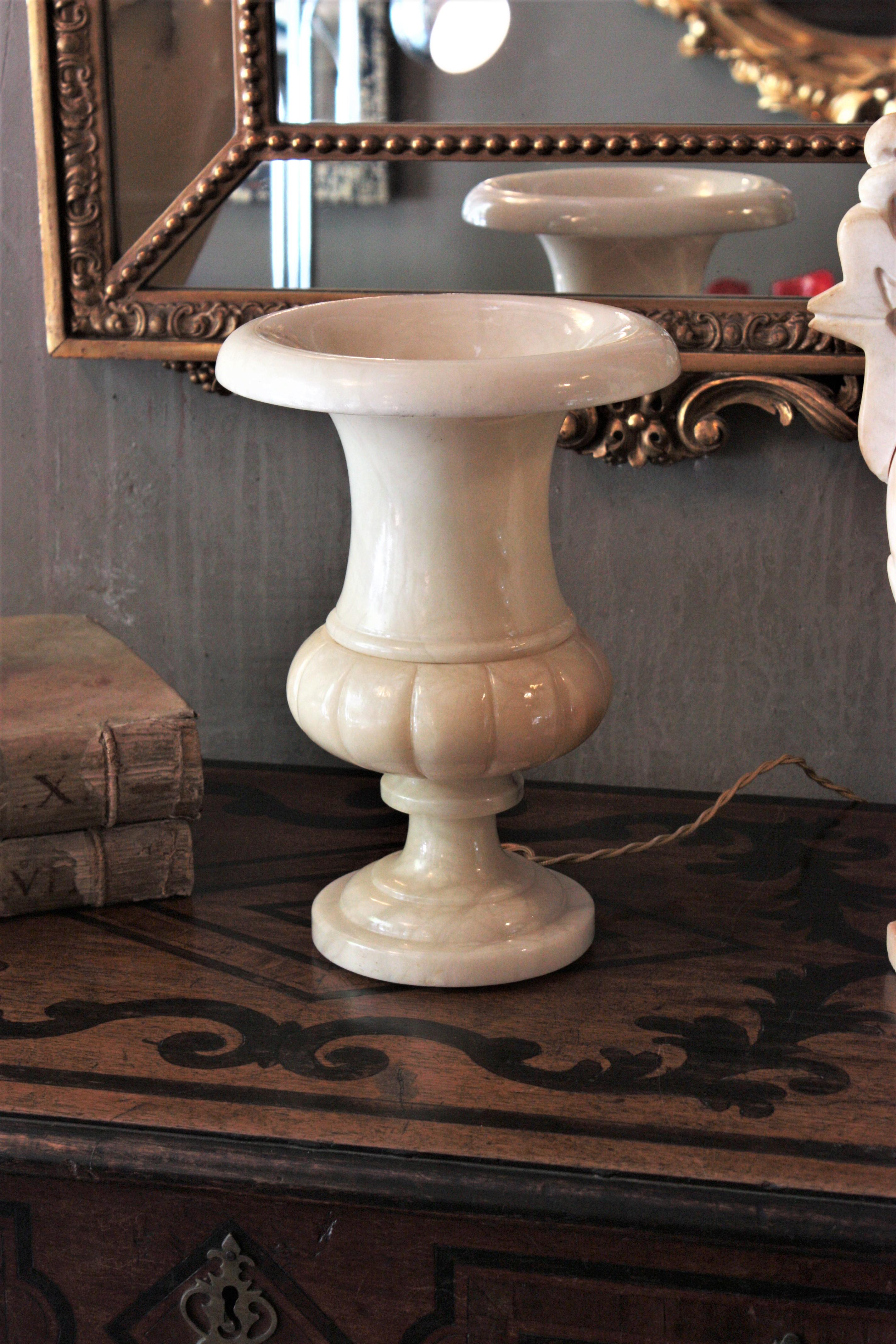 Spanish Neoclassical Art Deco Alabaster Urn Lamp For Sale