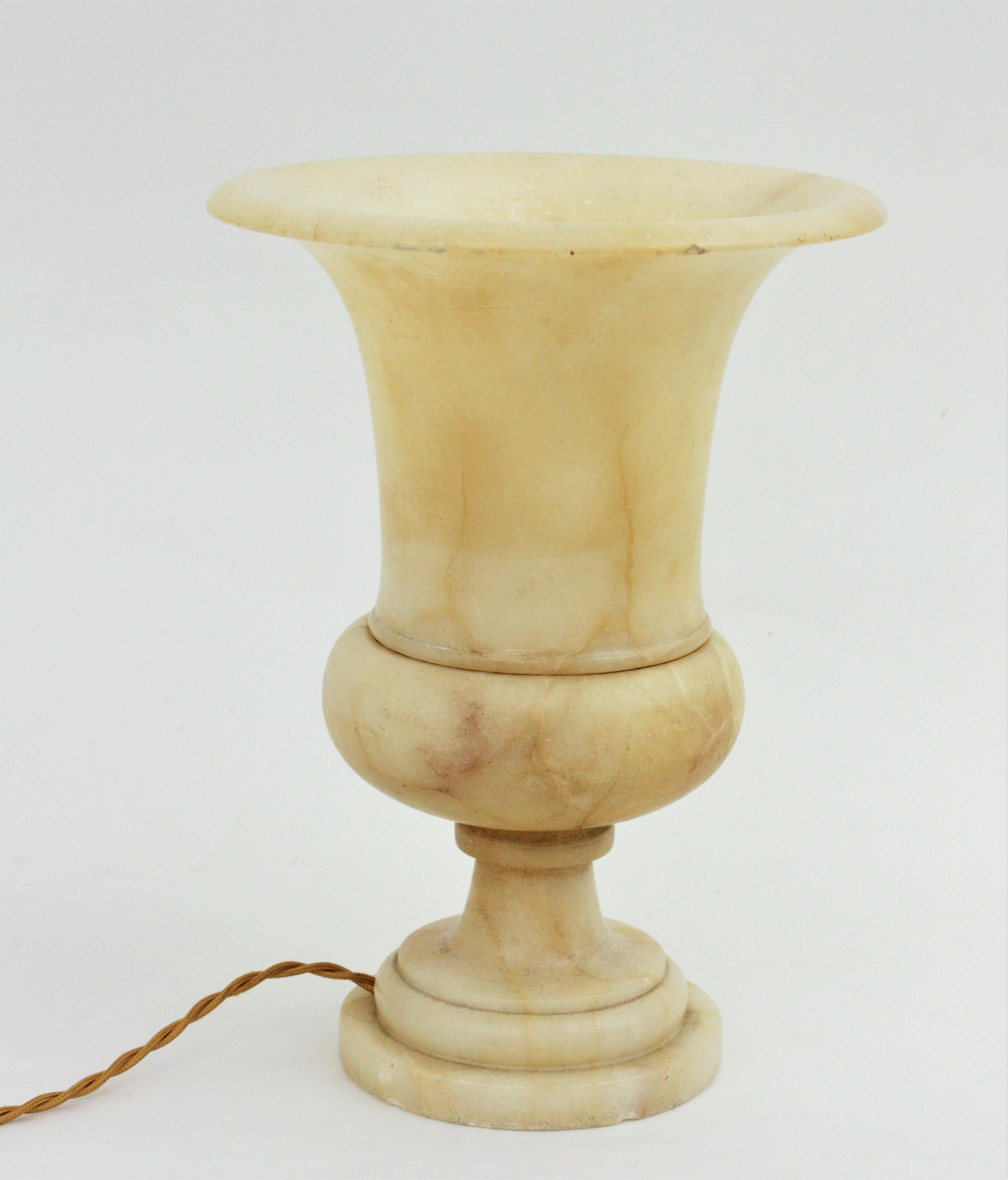 Neoclassical Art Deco Alabaster Urn Lamp, Spain, 1930s In Good Condition In Barcelona, ES