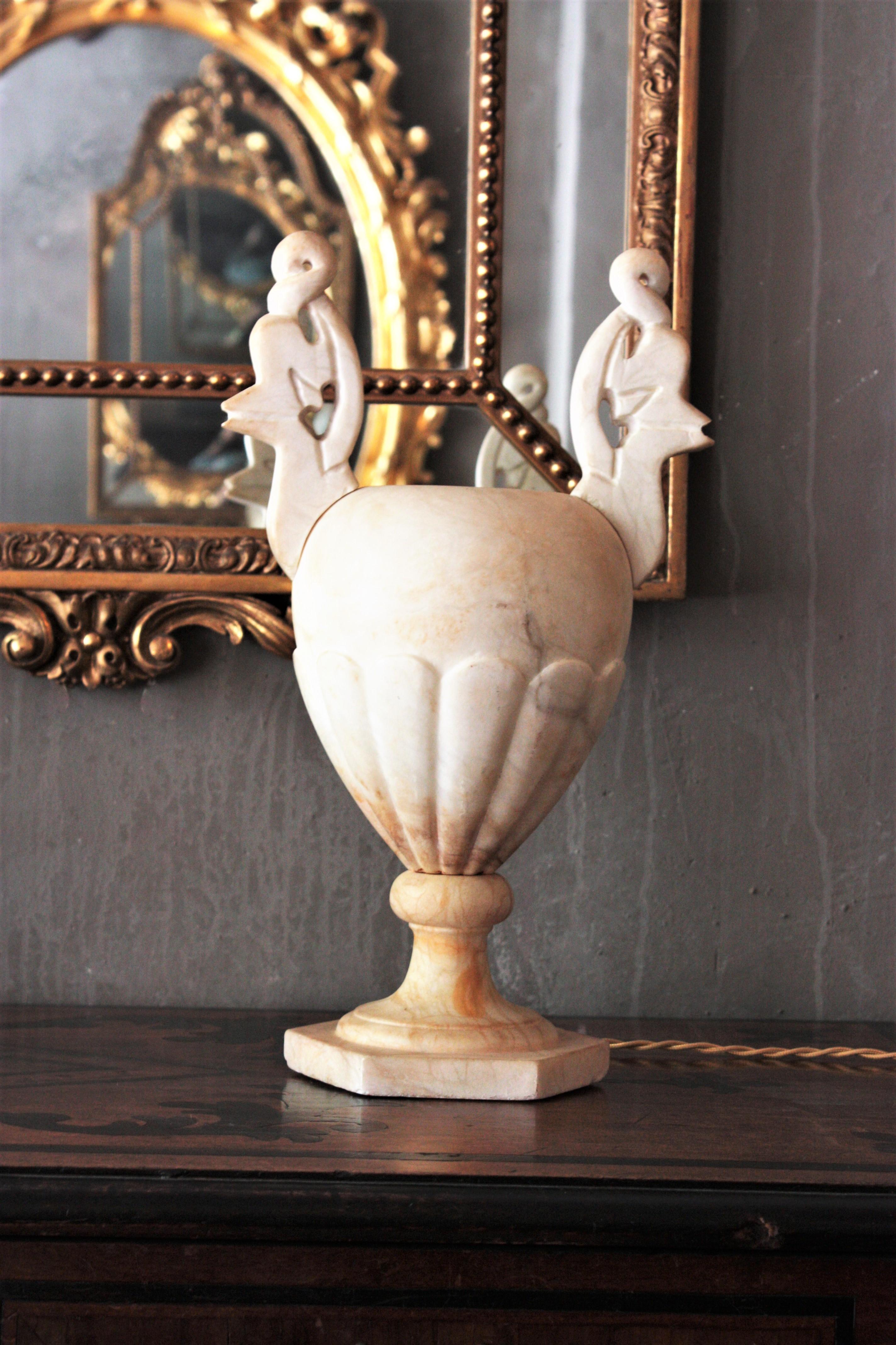Neoclassical Art Deco Alabaster Urn Lamp with Handles In Good Condition For Sale In Barcelona, ES