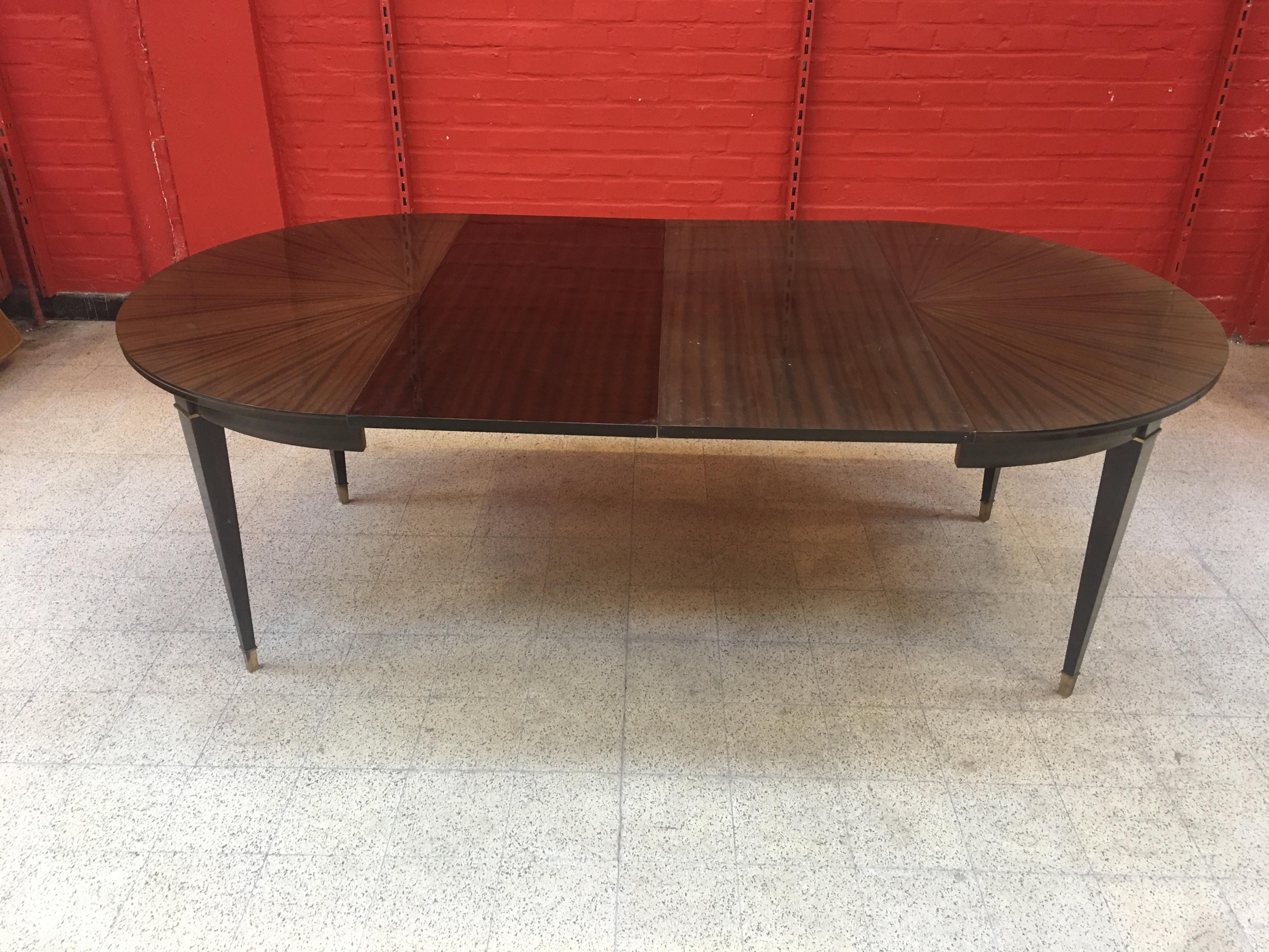 European Neoclassical Art Deco Table in Mahogany circa 1950 the Varnish is Insolarized For Sale