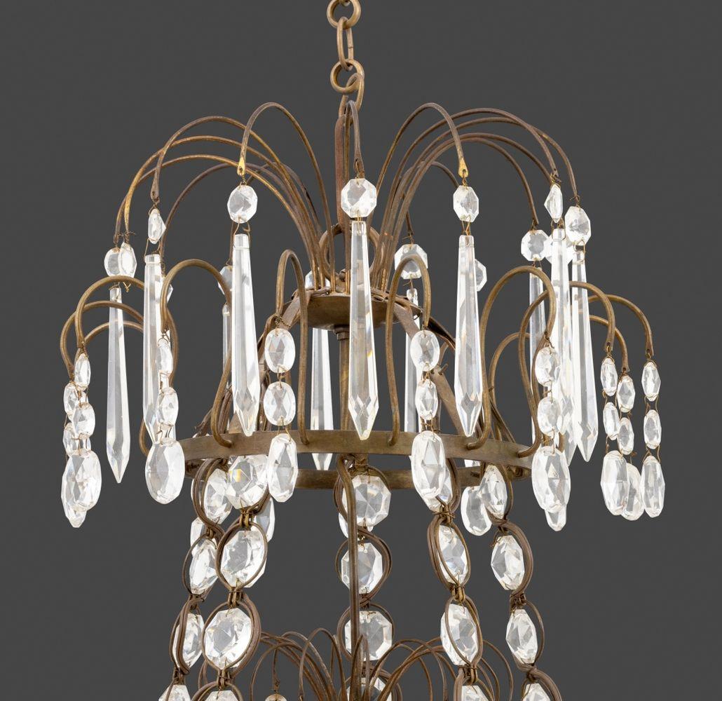 Neoclassico Lampadario a 5 luci in ottone in stile neoclassico del Baltico in vendita