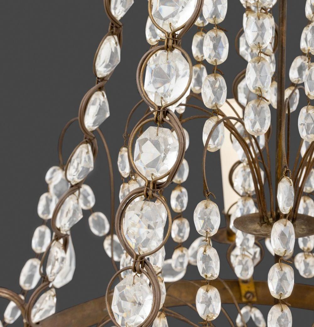 Lampadario a 5 luci in ottone in stile neoclassico del Baltico In condizioni buone in vendita a Astoria, NY