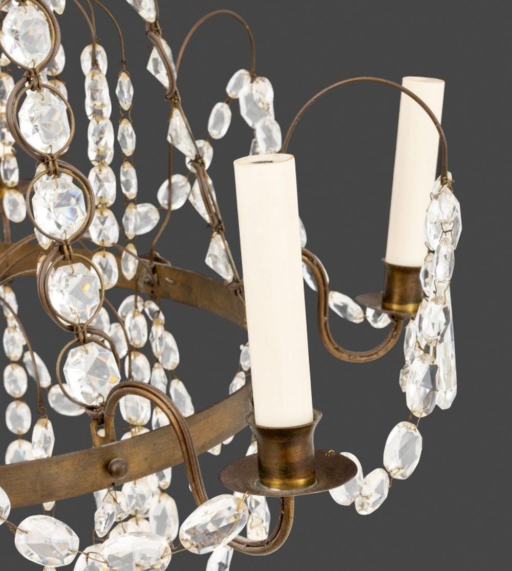 XX secolo Lampadario a 5 luci in ottone in stile neoclassico del Baltico in vendita