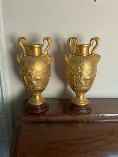 Neoklassizistische Barbedienne-Bronze-Urnen