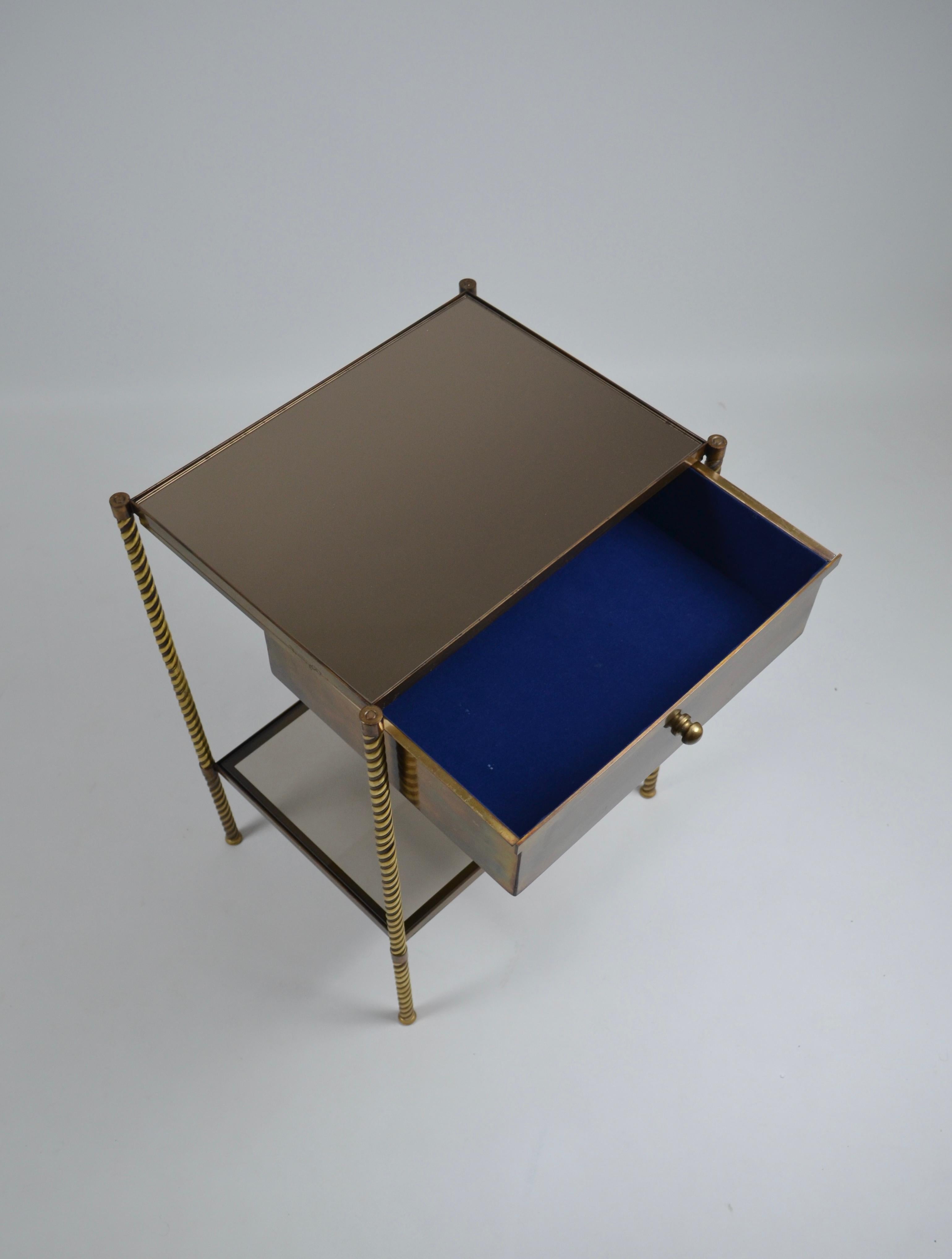 Neoclassical bedsides / end tables, France, 1950/60s  For Sale 12