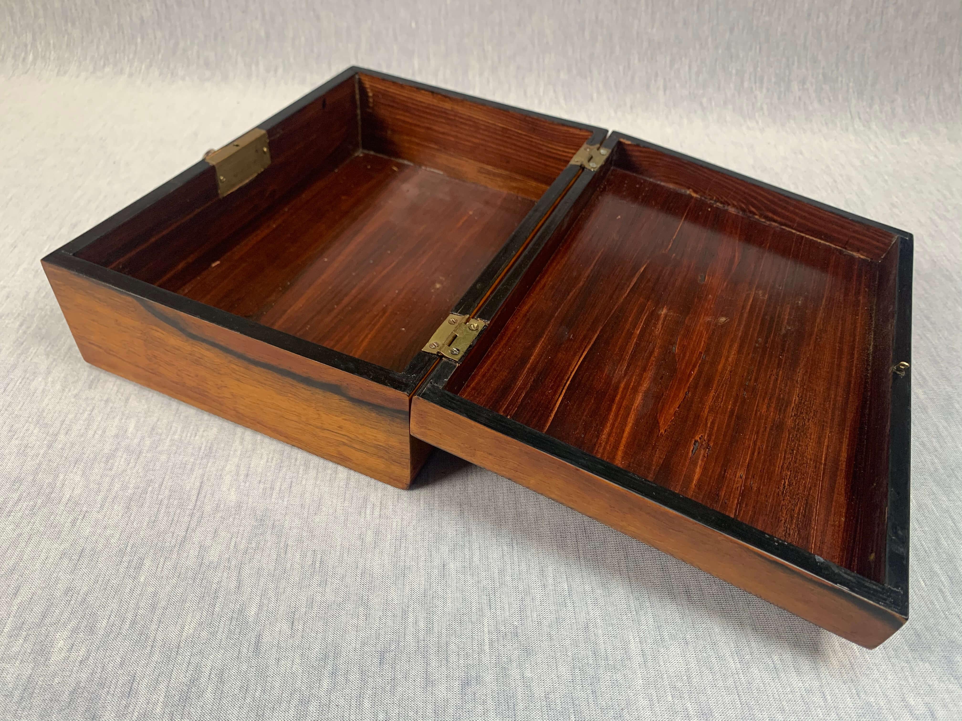 Neoclassical Biedermeier Casket Box, Walnut Veneer, South Germany, circa 1830 8