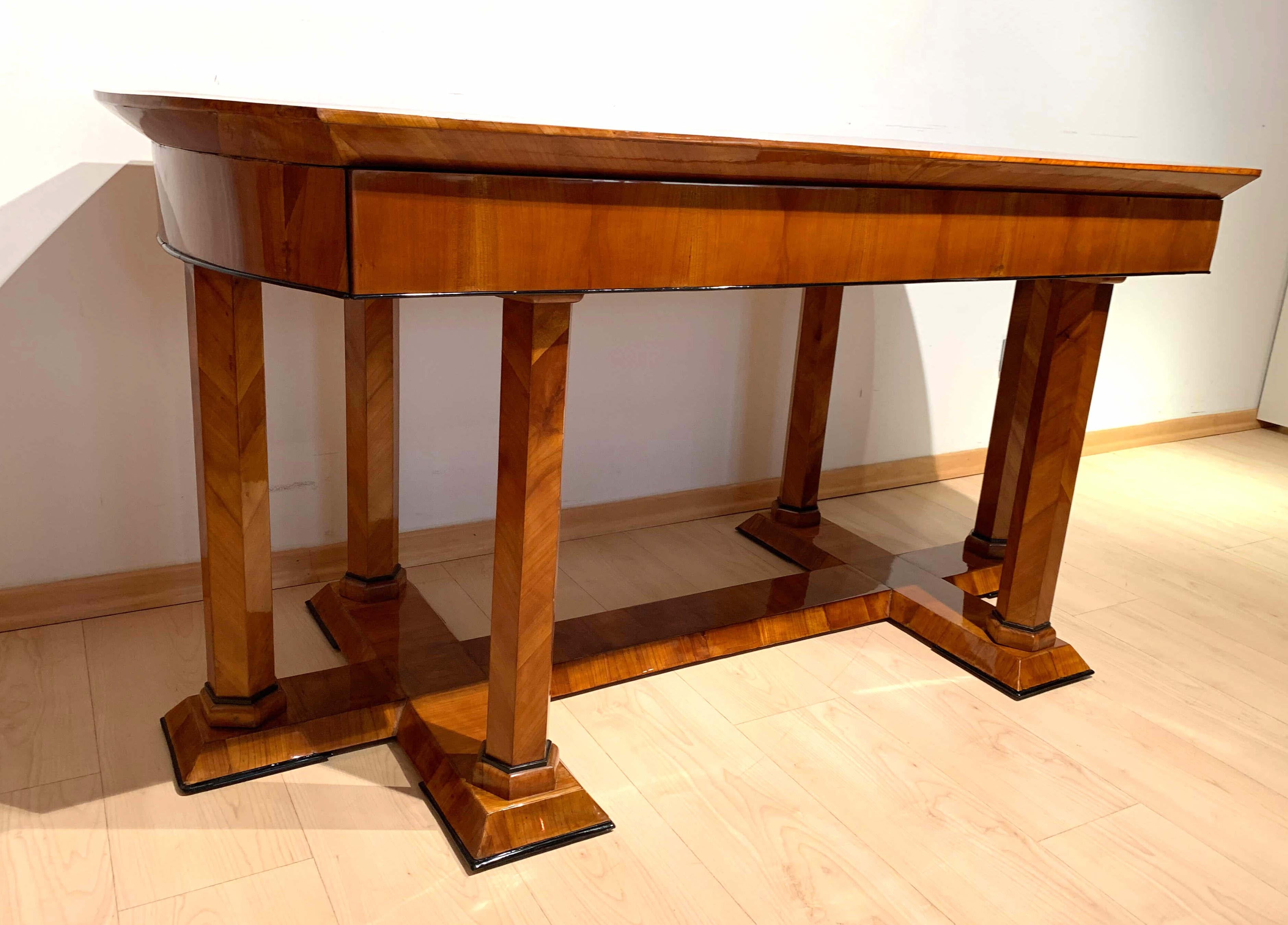 Neoclassical Biedermeier Desk, Cherry Veneer, Six Columns, Austria, circa 1830 In Good Condition For Sale In Regensburg, DE