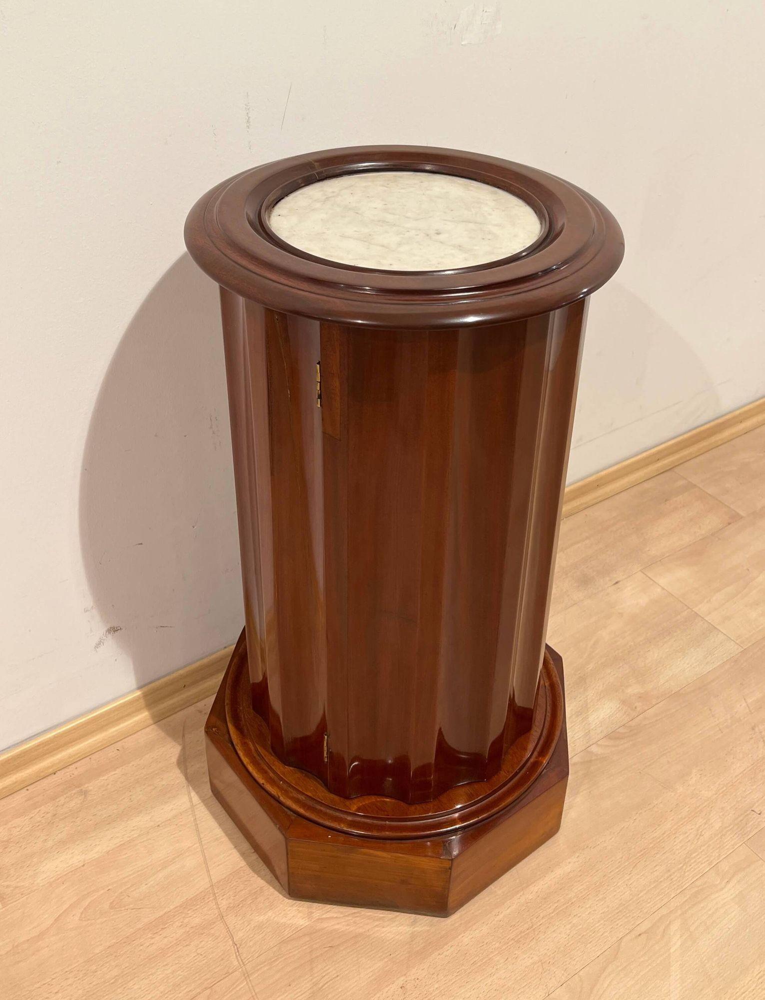 Polished Neoclassical Biedermeier Drum Cabinet, Mahogany, Marble, France circa 1830 For Sale