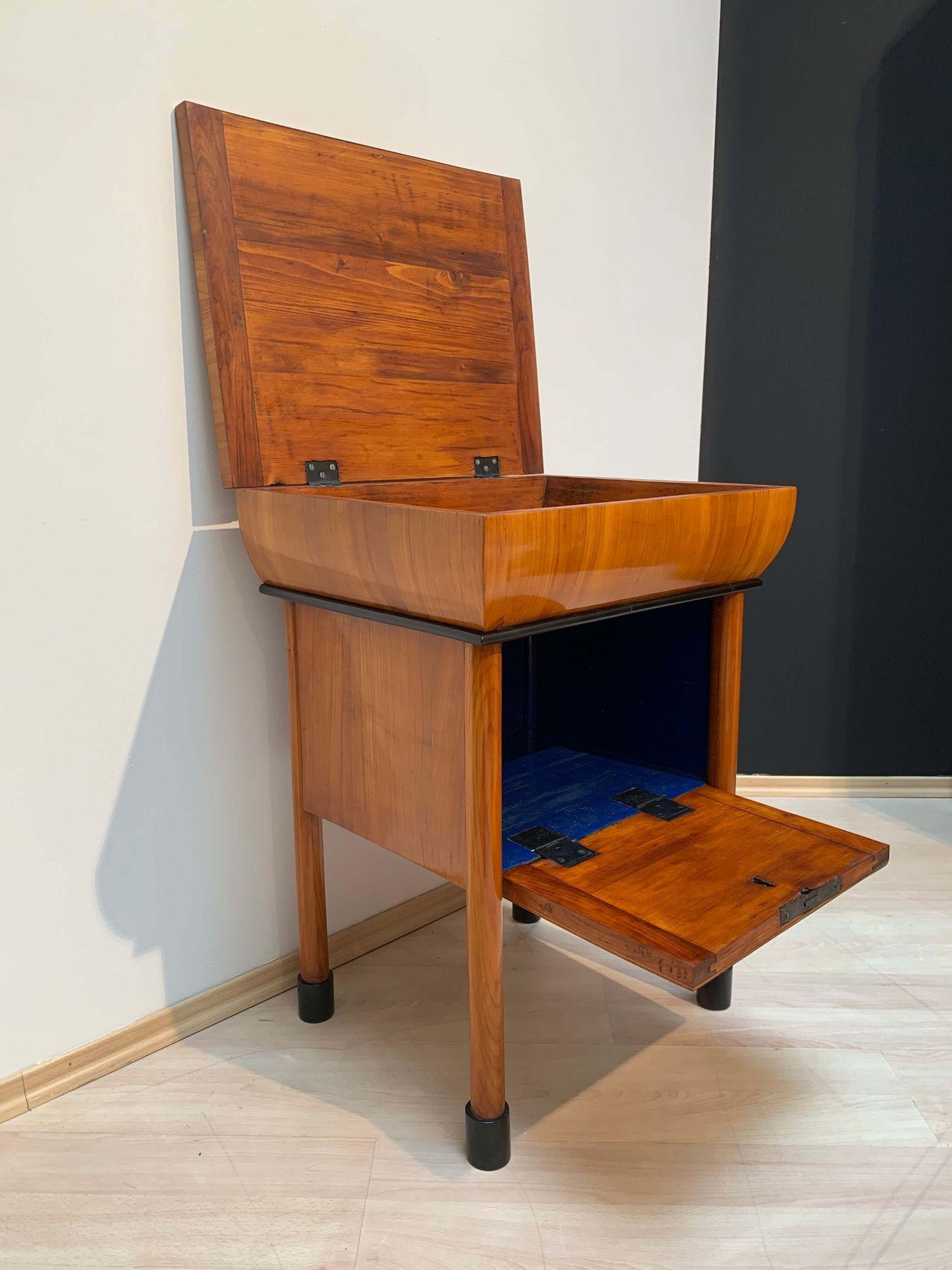 Neoklassizistische Biedermeier-Möbel, Kirschbaumholzfurnier, Österreich, um 1830 4