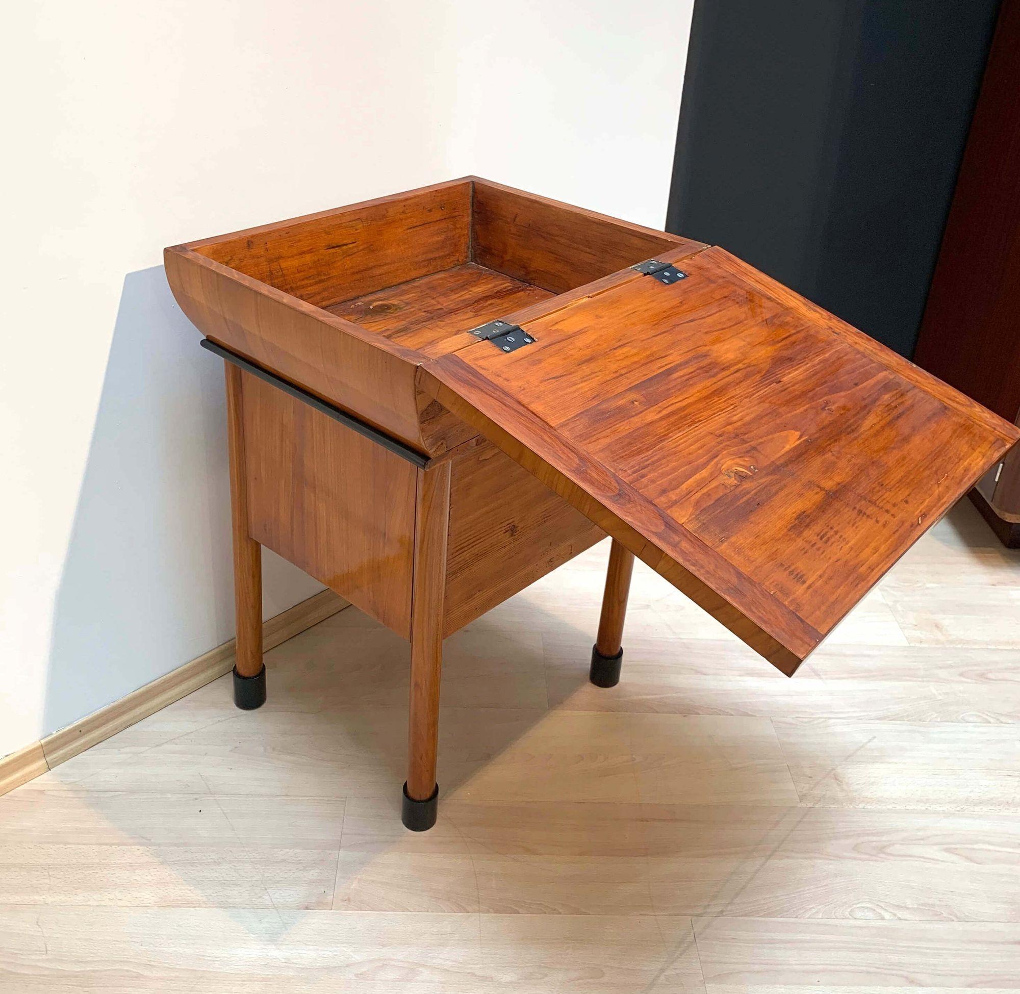Neoklassizistische Biedermeier-Möbel, Kirschbaumholzfurnier, Österreich, um 1830 5