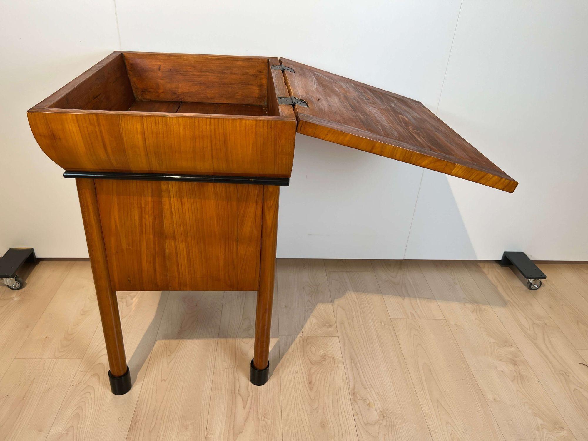 Neoklassizistische Biedermeier-Möbel, Kirschbaumholzfurnier, Österreich, um 1830 6